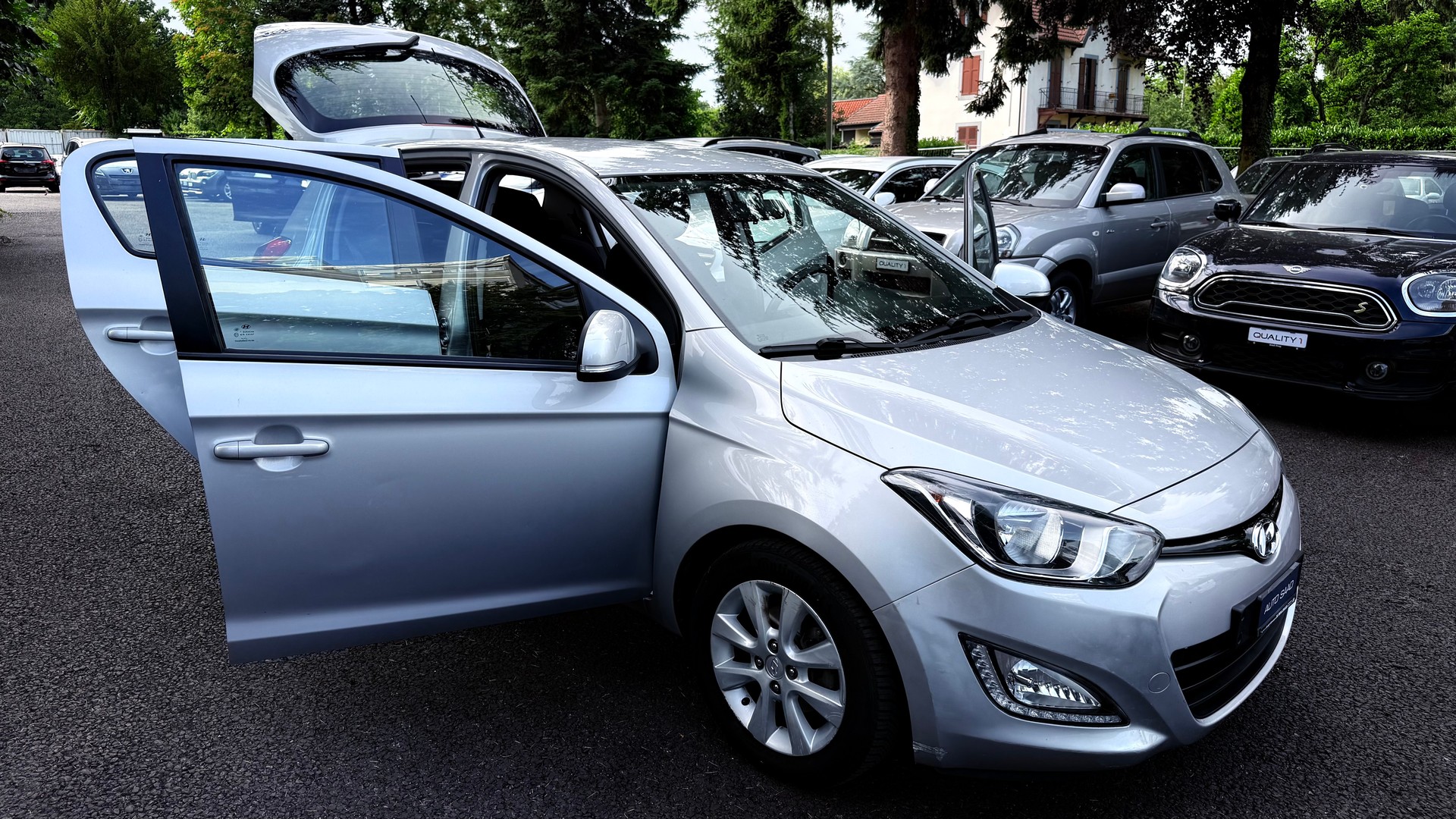 HYUNDAI i20 1.4 Premium Automatic-image-11
