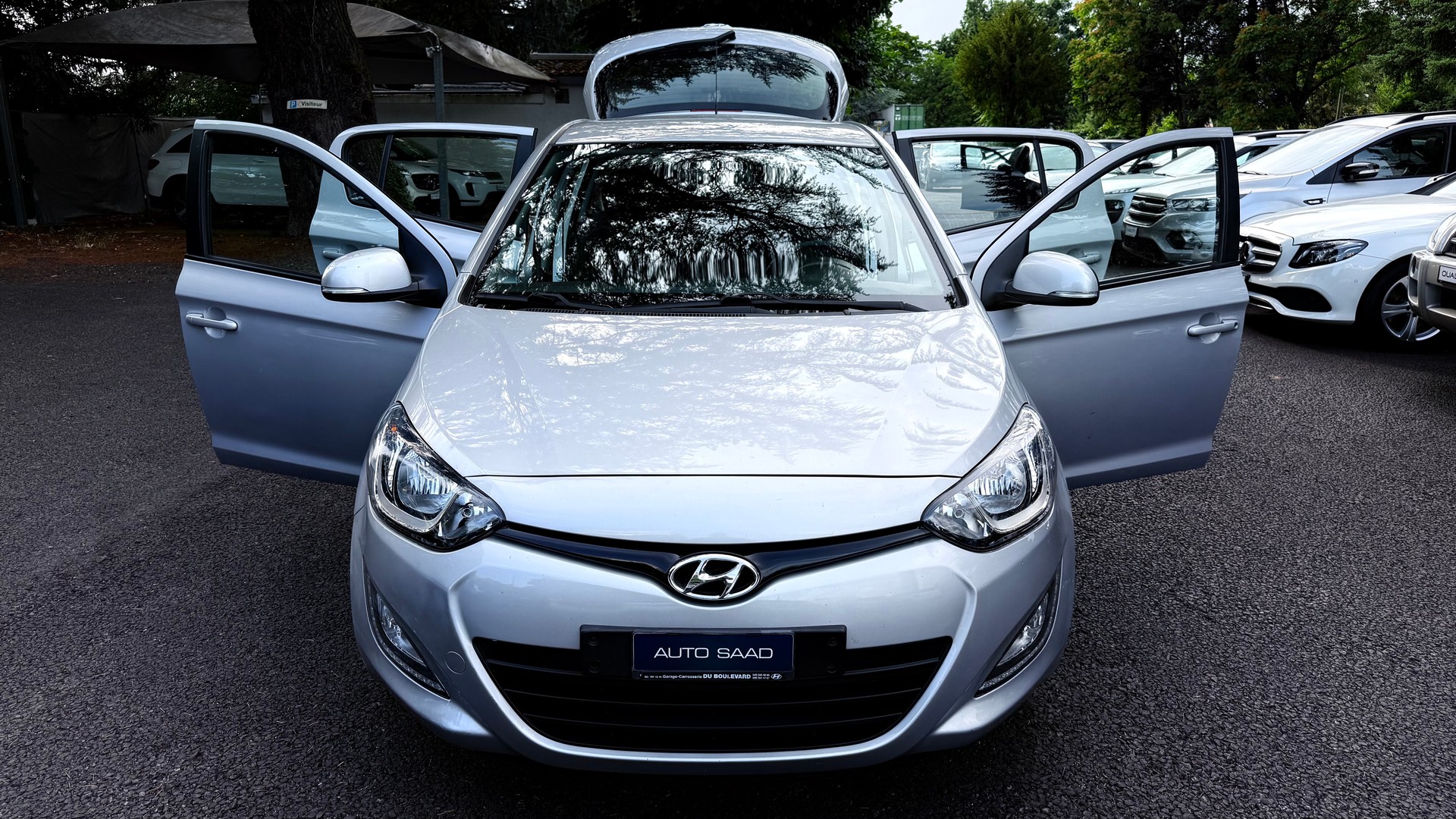 HYUNDAI i20 1.4 Premium Automatic-image-13