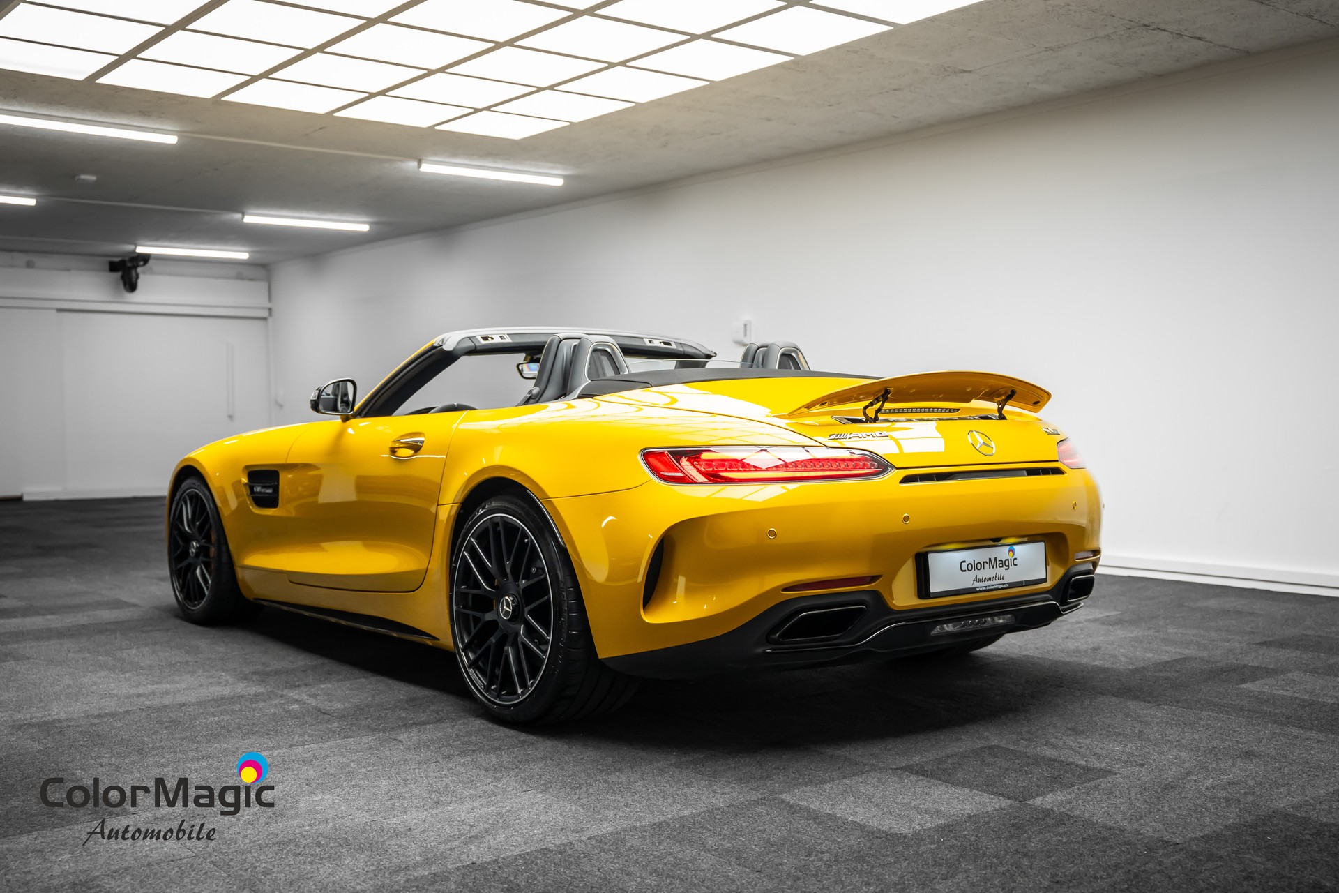 MERCEDES-BENZ * AMG GT CABRIOLET * TOP ZUSTAND * KERAMIK BREMSEN * AMG PERFORMANCE SITZE * LEASING AB 1024.--showroom-element-3