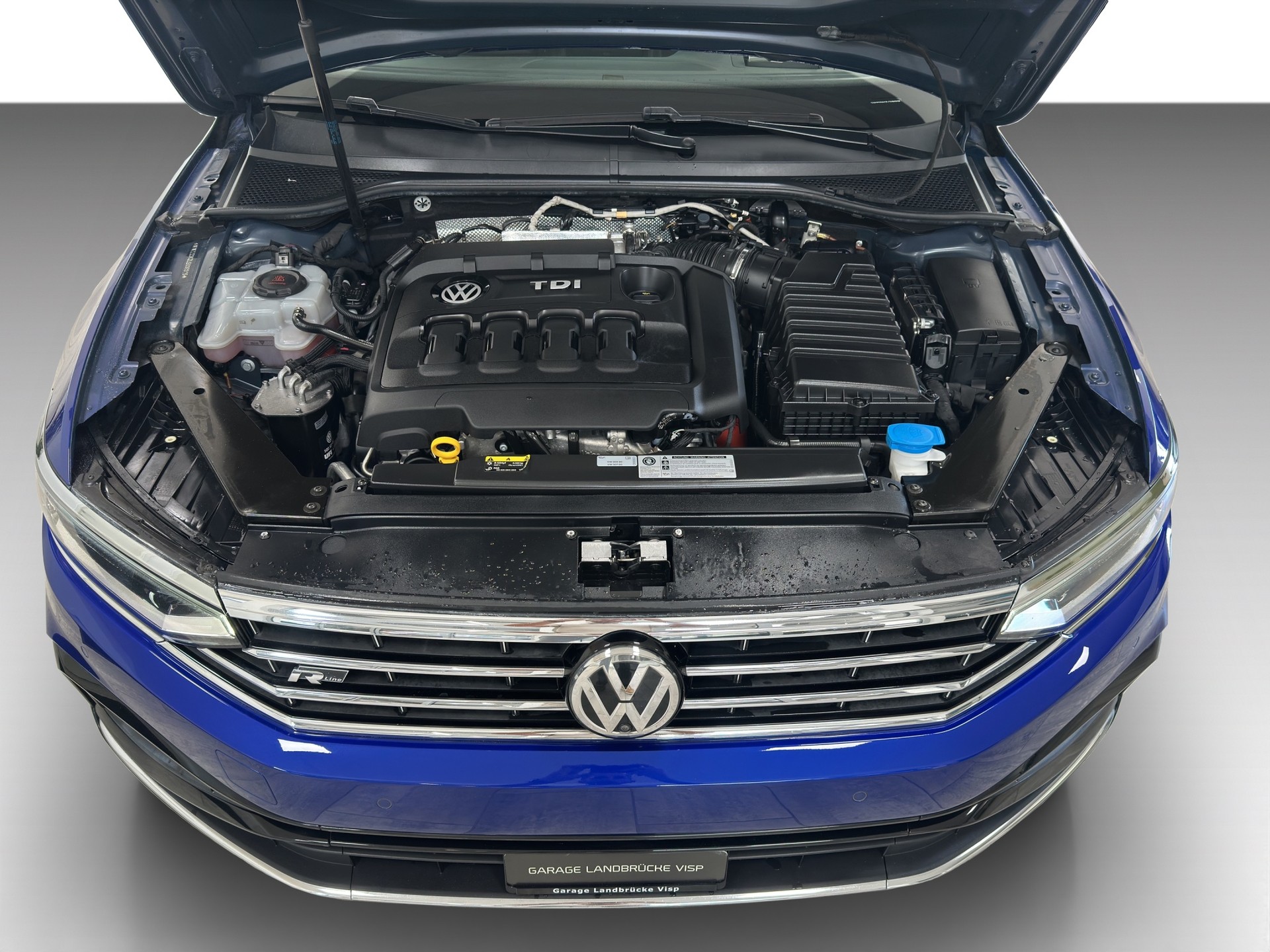 VW Passat 2.0 TDI BMT R-Line 4Motion DSG-image-3