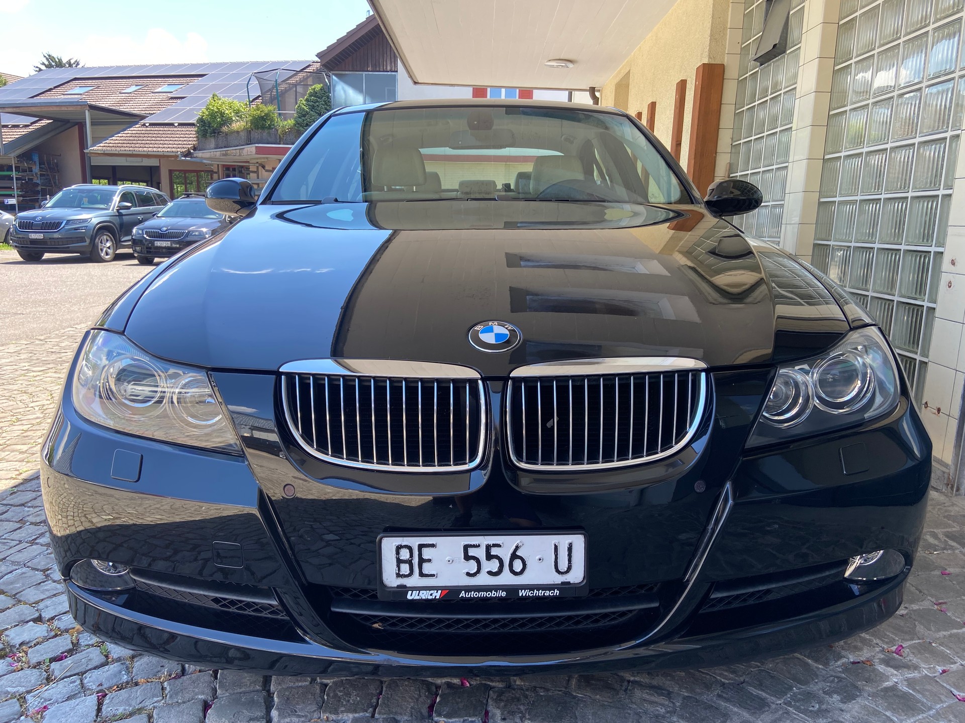 BMW 325xi-image-2