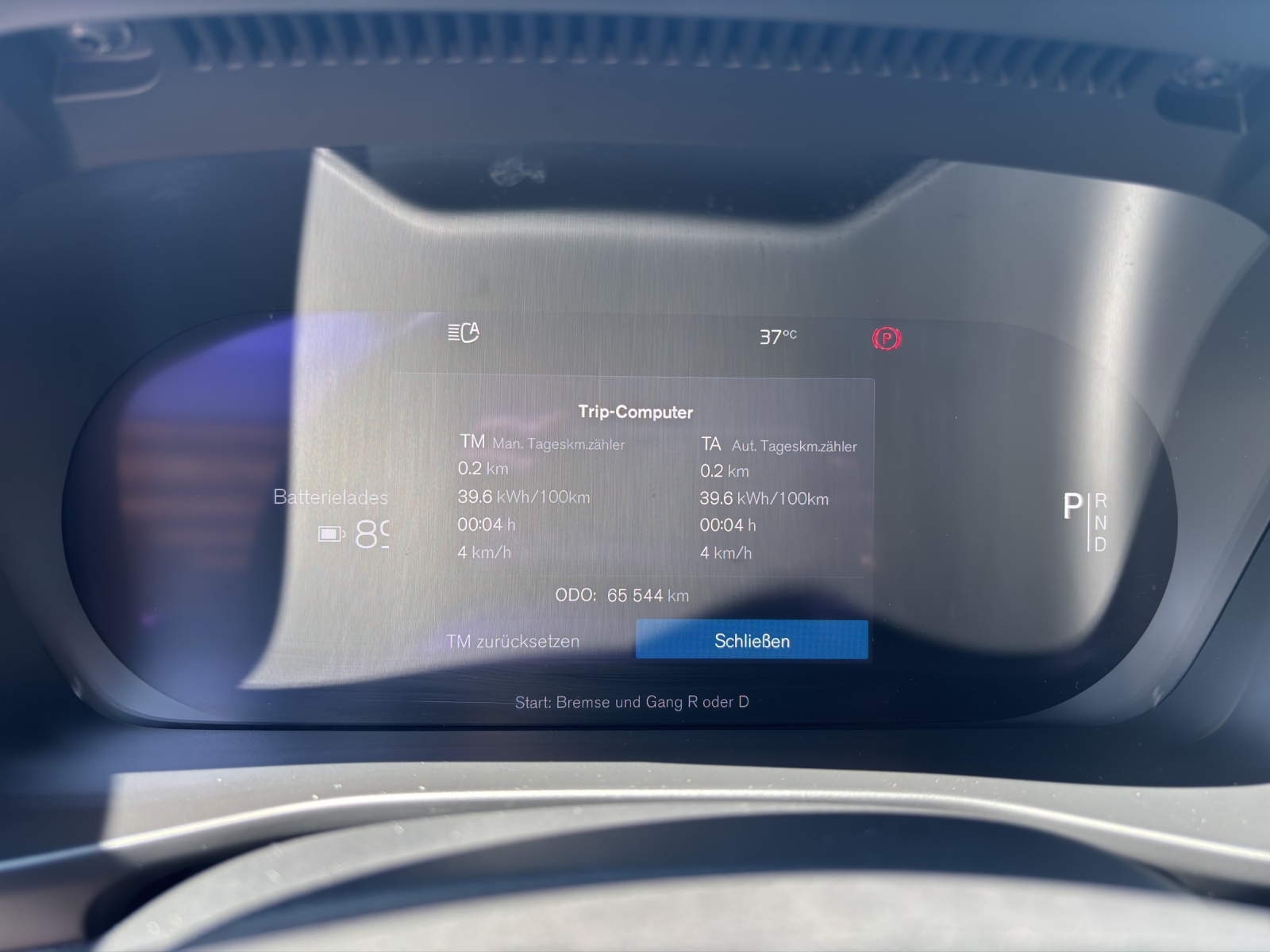 VOLVO XC40 P8 Twin Pro AWD-image-1
