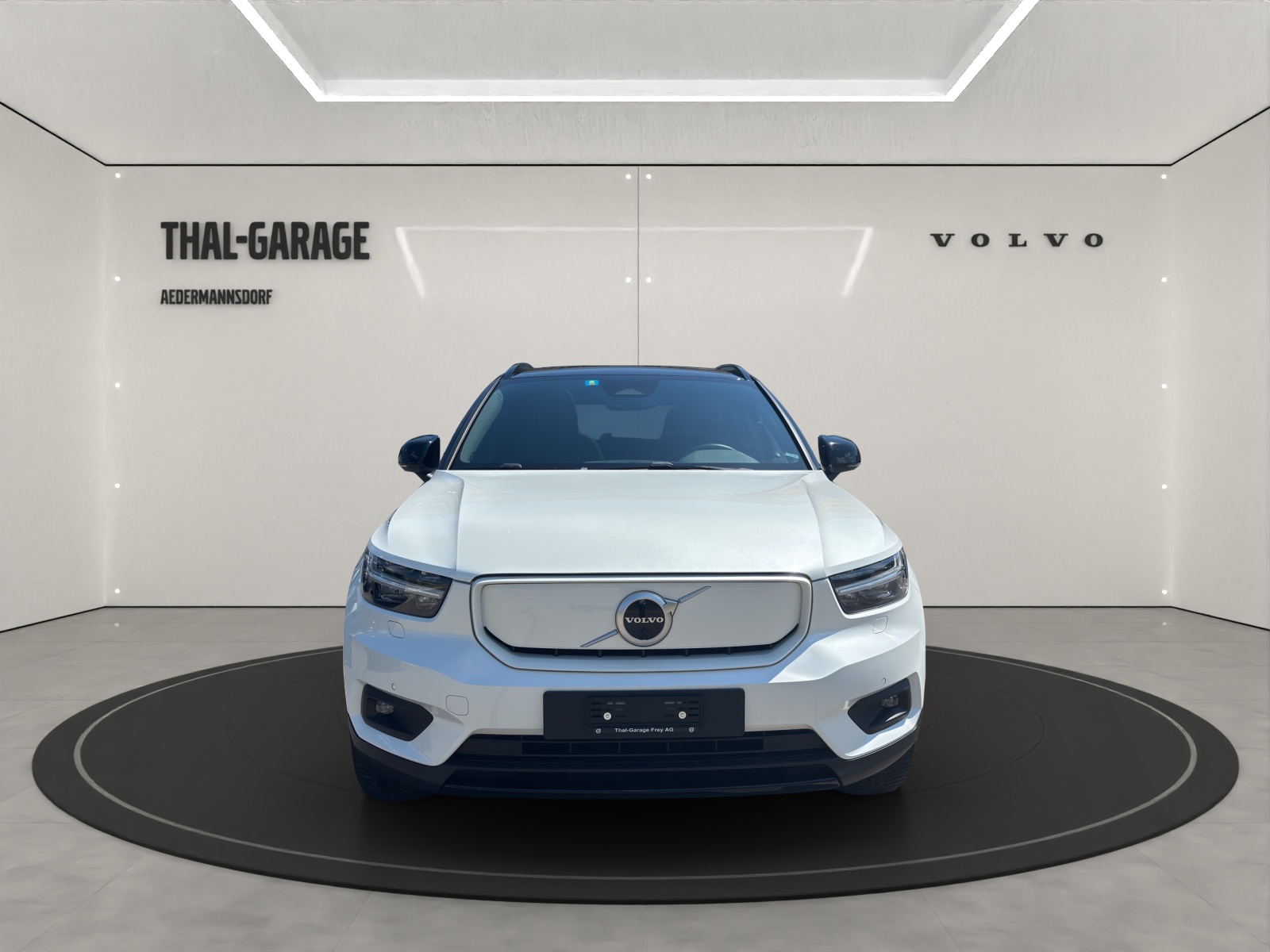 VOLVO XC40 P8 Twin Pro AWD-image-9