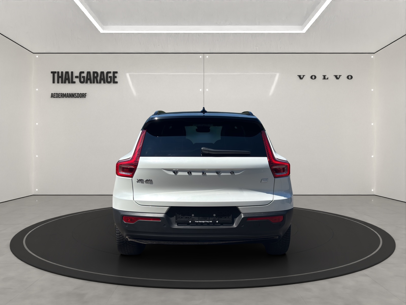 VOLVO XC40 P8 Twin Pro AWD-image-6