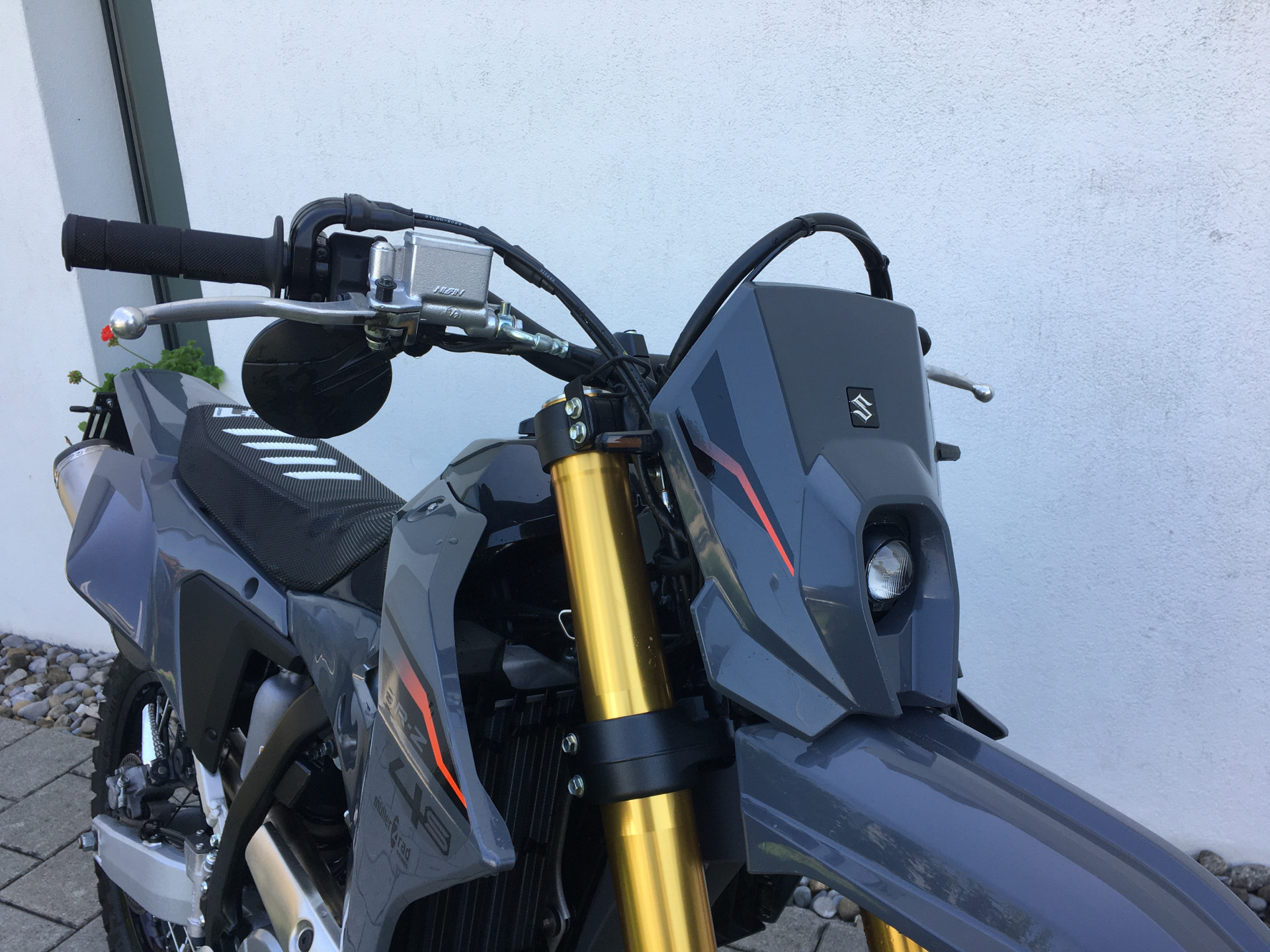 SUZUKI DR-Z4S-image-9