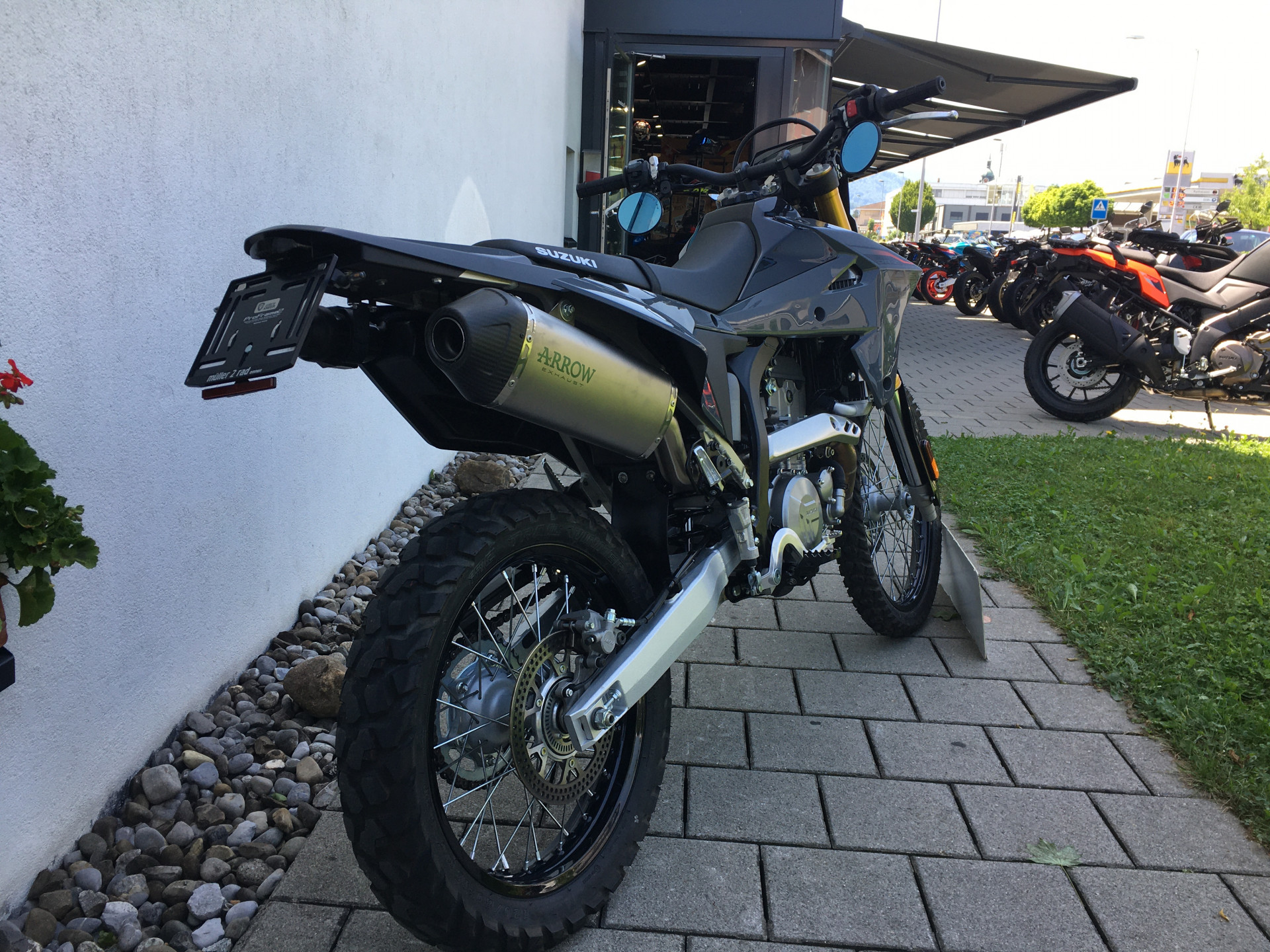 SUZUKI DR-Z4S-image-5