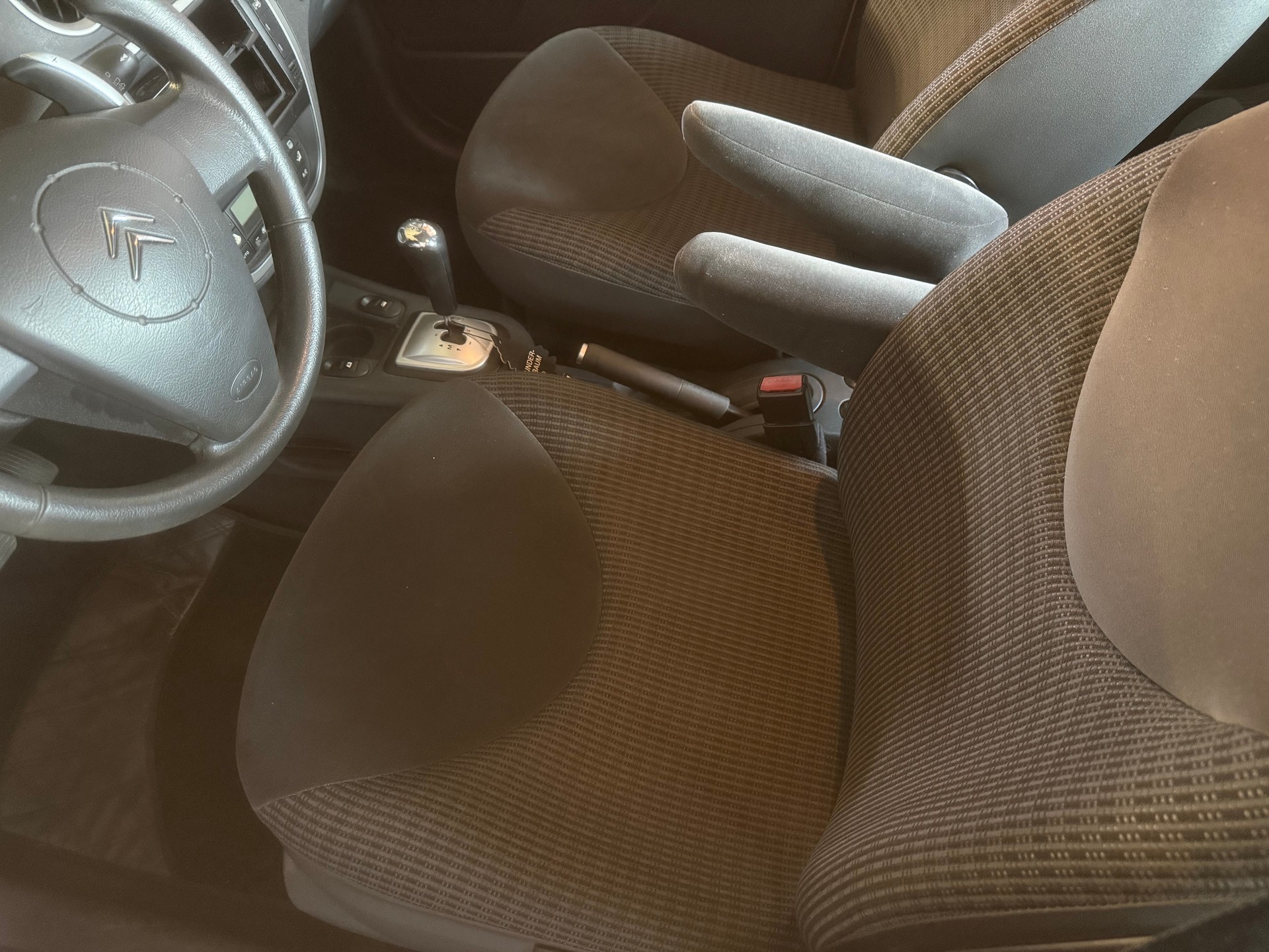CITROEN C3 1.4i 16V Stop&Start Sensodrive-image-4