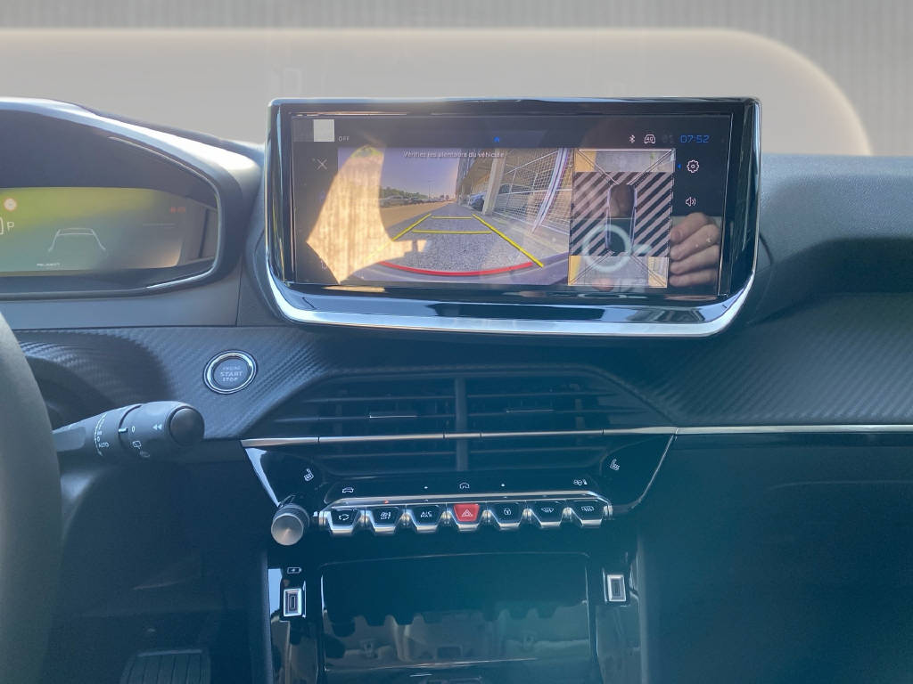 PEUGEOT 208 1.2 Hybrid 110 e-DCS6 Allure-image-13