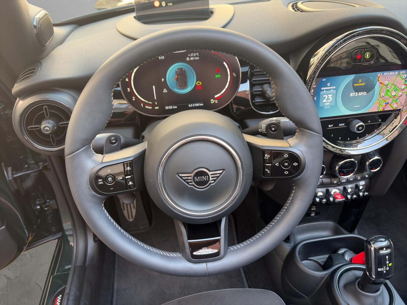 MINI Cabrio John Cooper Works-image-12
