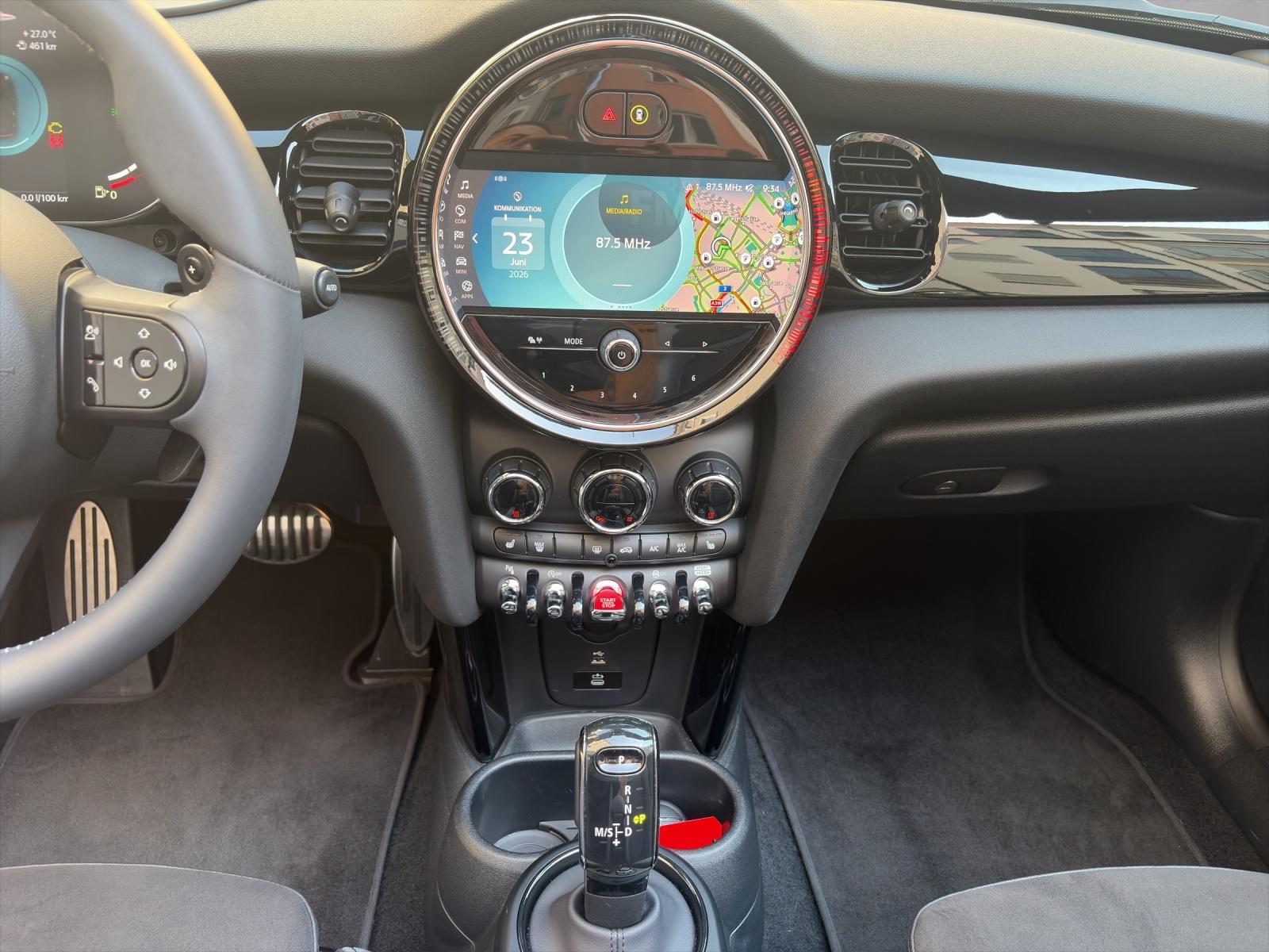 MINI Cabrio John Cooper Works-image-13