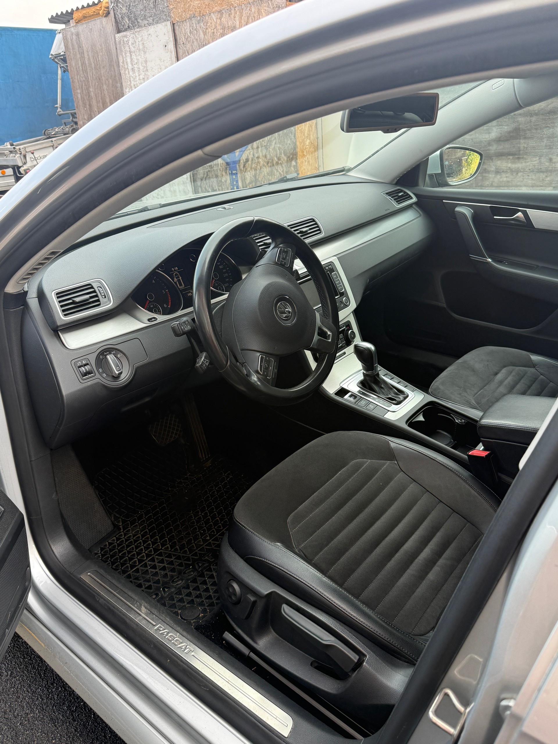 VW Passat Variant 2.0 TDI BMT Highline DSG-image-22