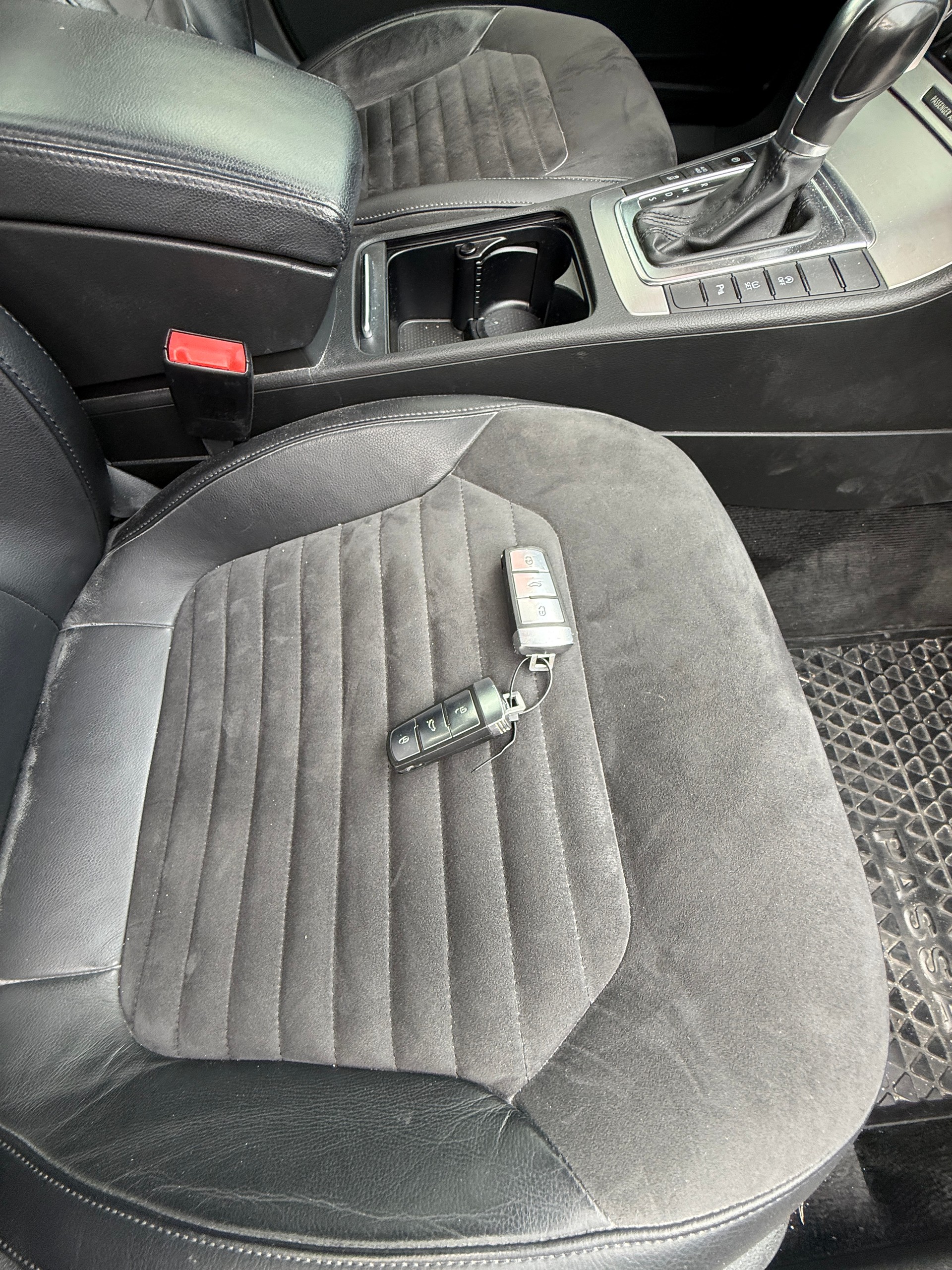 VW Passat Variant 2.0 TDI BMT Highline DSG-image-24