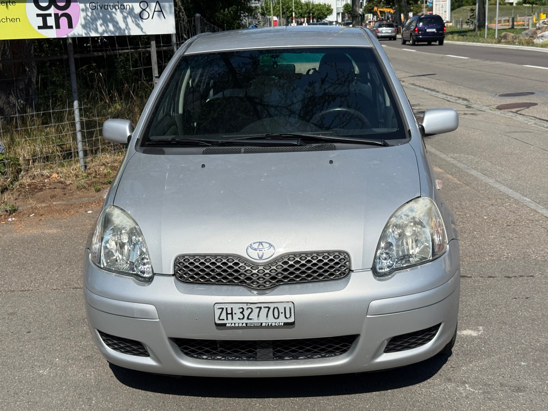 TOYOTA Yaris 1.3 Linea Sol-image-3