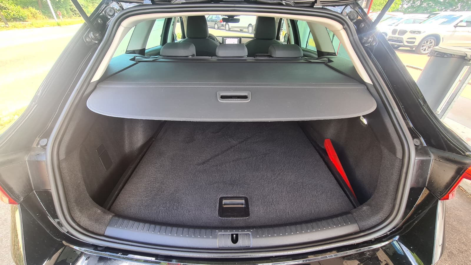 SEAT Leon ST 2.0 TDI EVO DSG Style ** Full Digital Cockpit ** Parklehnassistanz **Gr.Navi ** Parkhilfe ** Neues Modell 2022 **-image-9