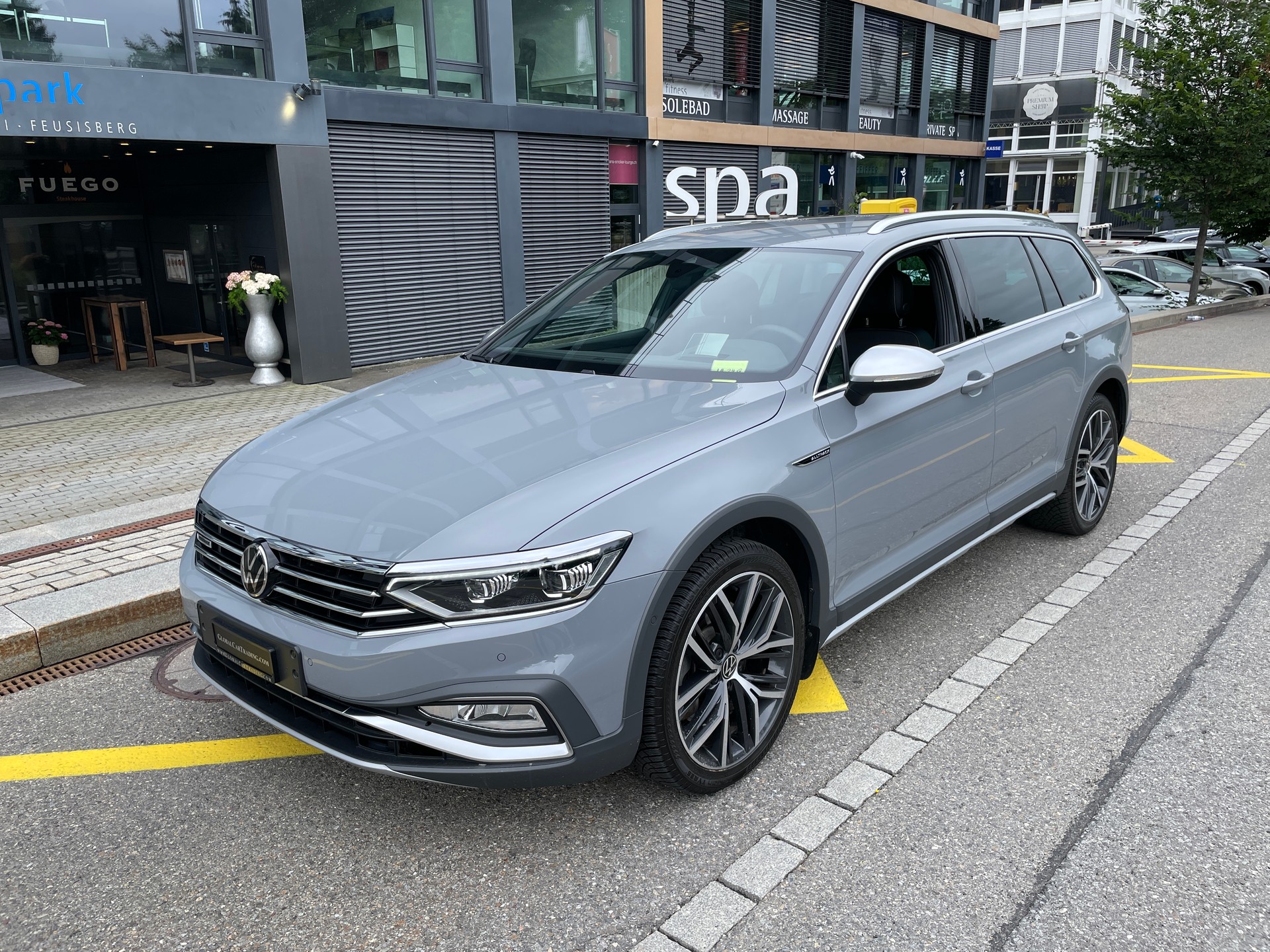 VW Passat Alltrack 2.0 TSI 4Motion DSG mit AHK und Standheizung-image-0