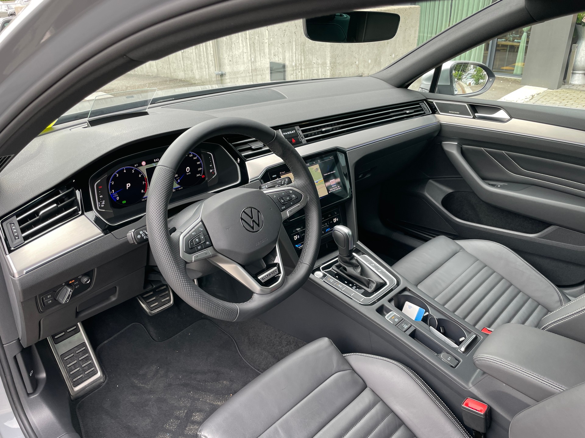 VW Passat Alltrack 2.0 TSI 4Motion DSG mit AHK und Standheizung-image-8