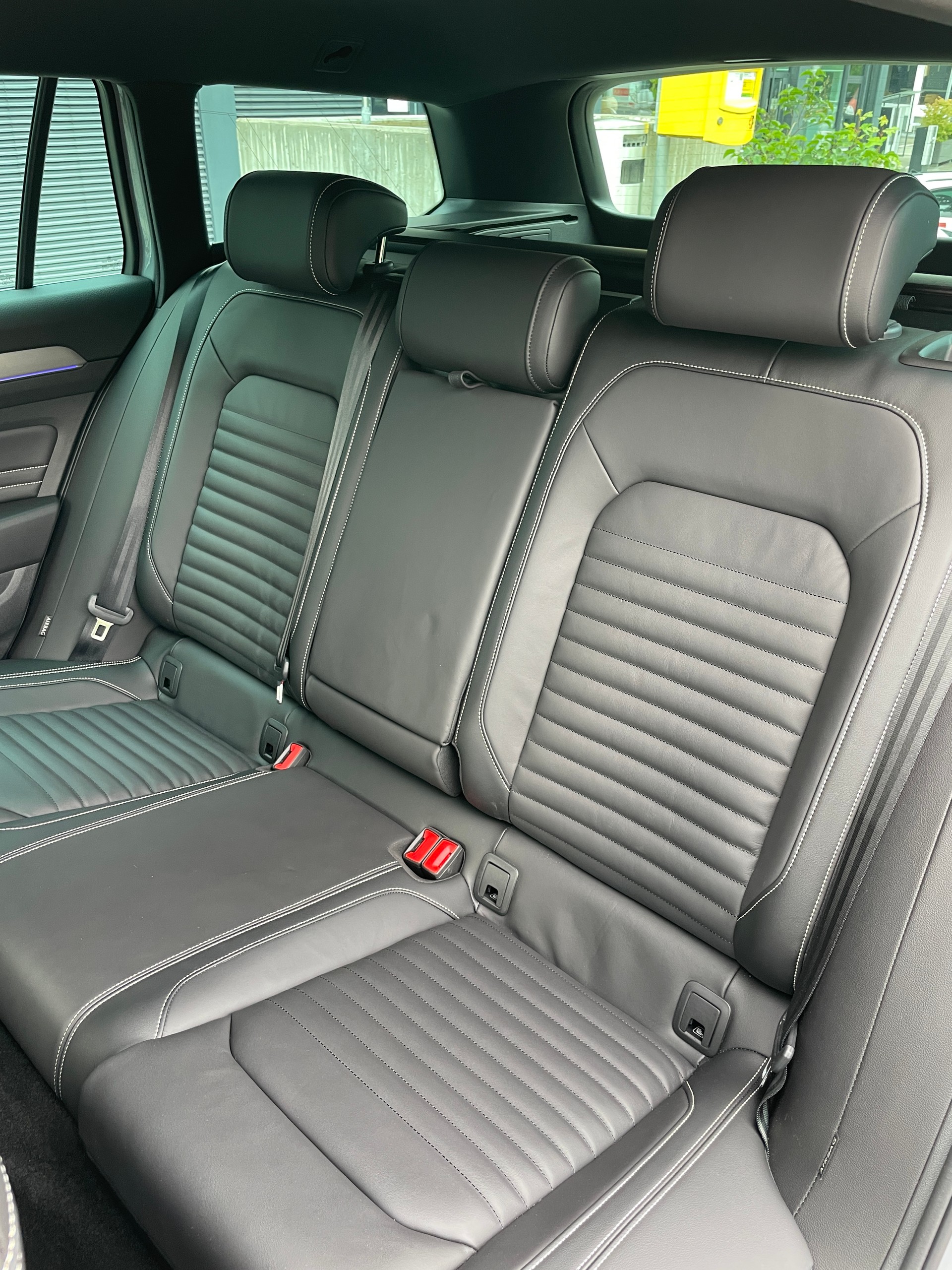 VW Passat Alltrack 2.0 TSI 4Motion DSG mit AHK und Standheizung-image-12