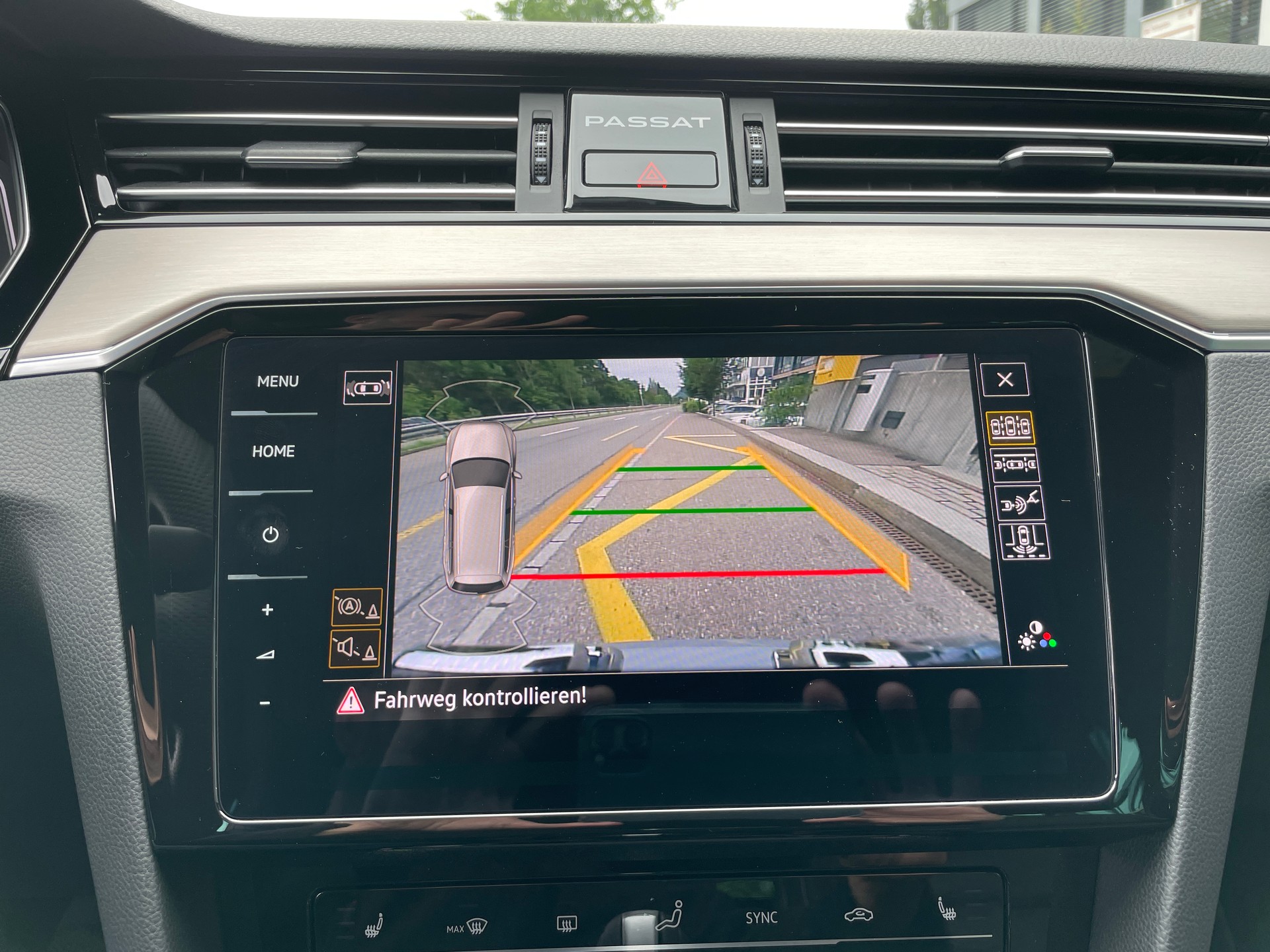 VW Passat Alltrack 2.0 TSI 4Motion DSG mit AHK und Standheizung-image-21