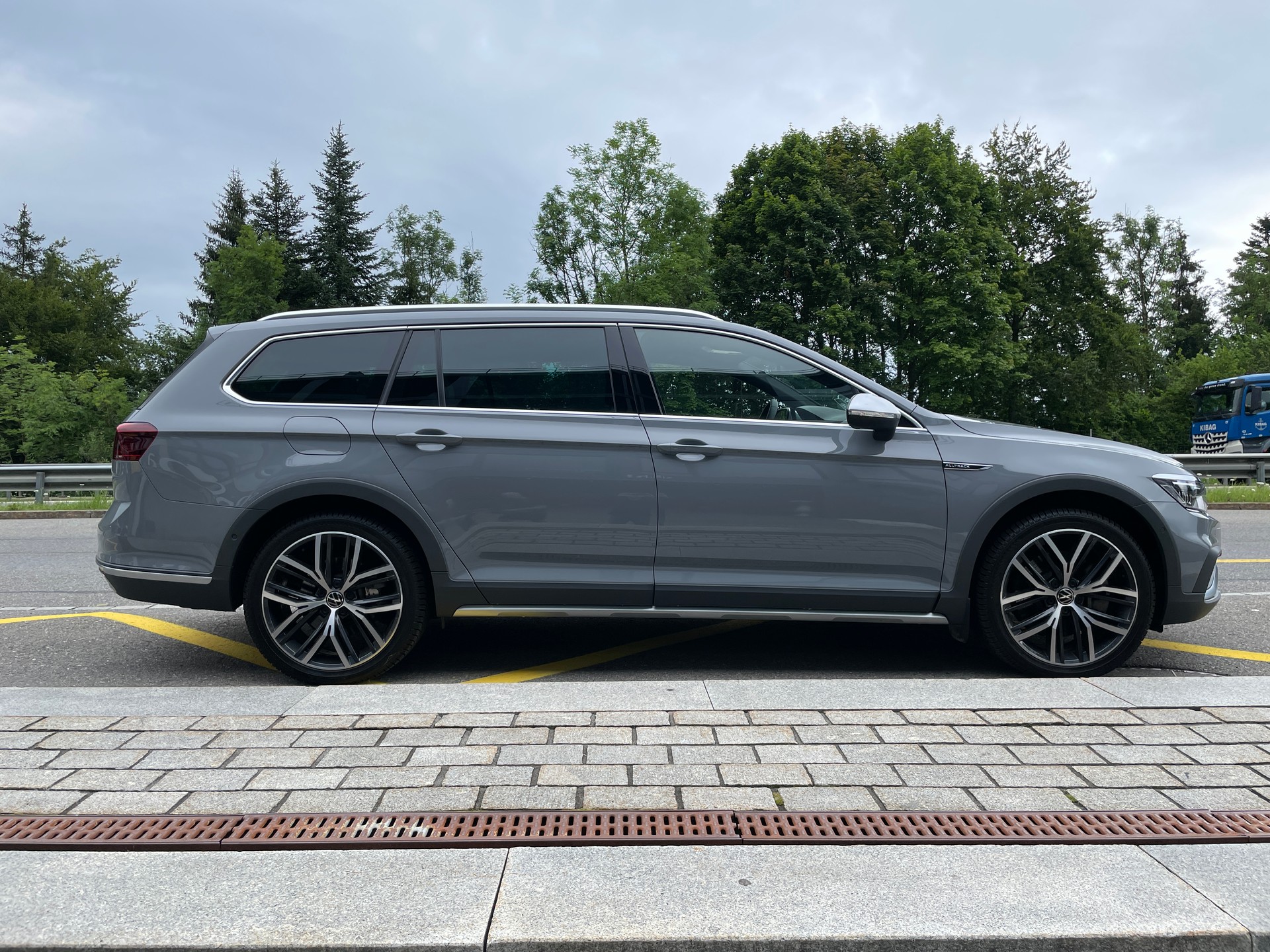 VW Passat Alltrack 2.0 TSI 4Motion DSG mit AHK und Standheizung-image-2
