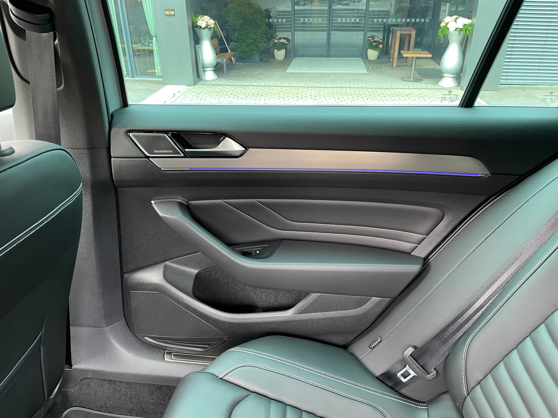 VW Passat Alltrack 2.0 TSI 4Motion DSG mit AHK und Standheizung-image-18