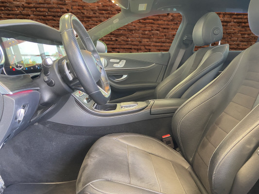 MERCEDES-BENZ E 220 d T 4M AMG Line-image-10