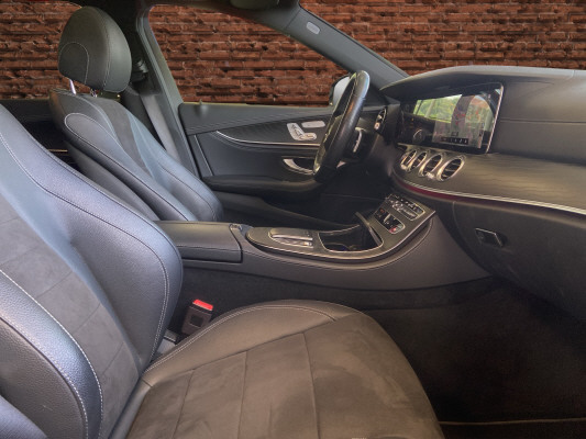 MERCEDES-BENZ E 220 d T 4M AMG Line-image-11