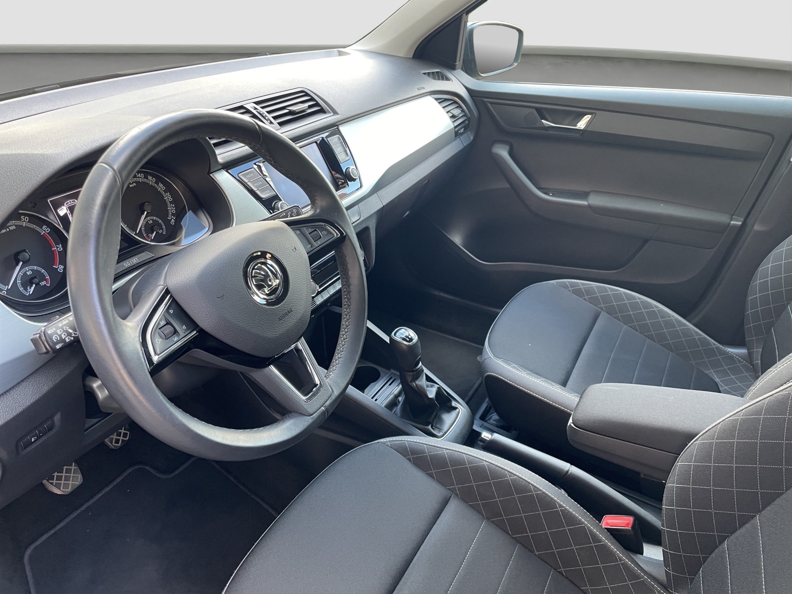 SKODA Fabia 1.0 MPI Ambition-image-7