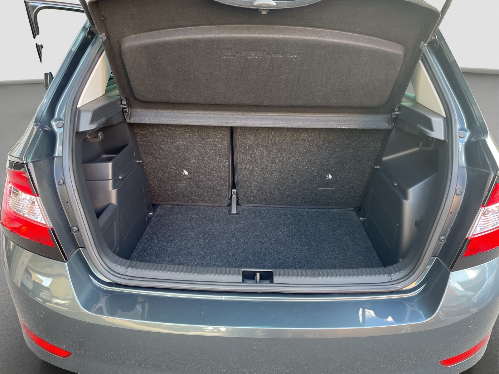 SKODA Fabia 1.0 MPI Ambition-image-9