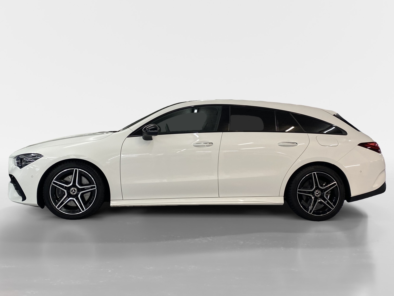 MERCEDES-BENZ CLA 250 AMG Line 4MATIC Shooting Brake-image-2