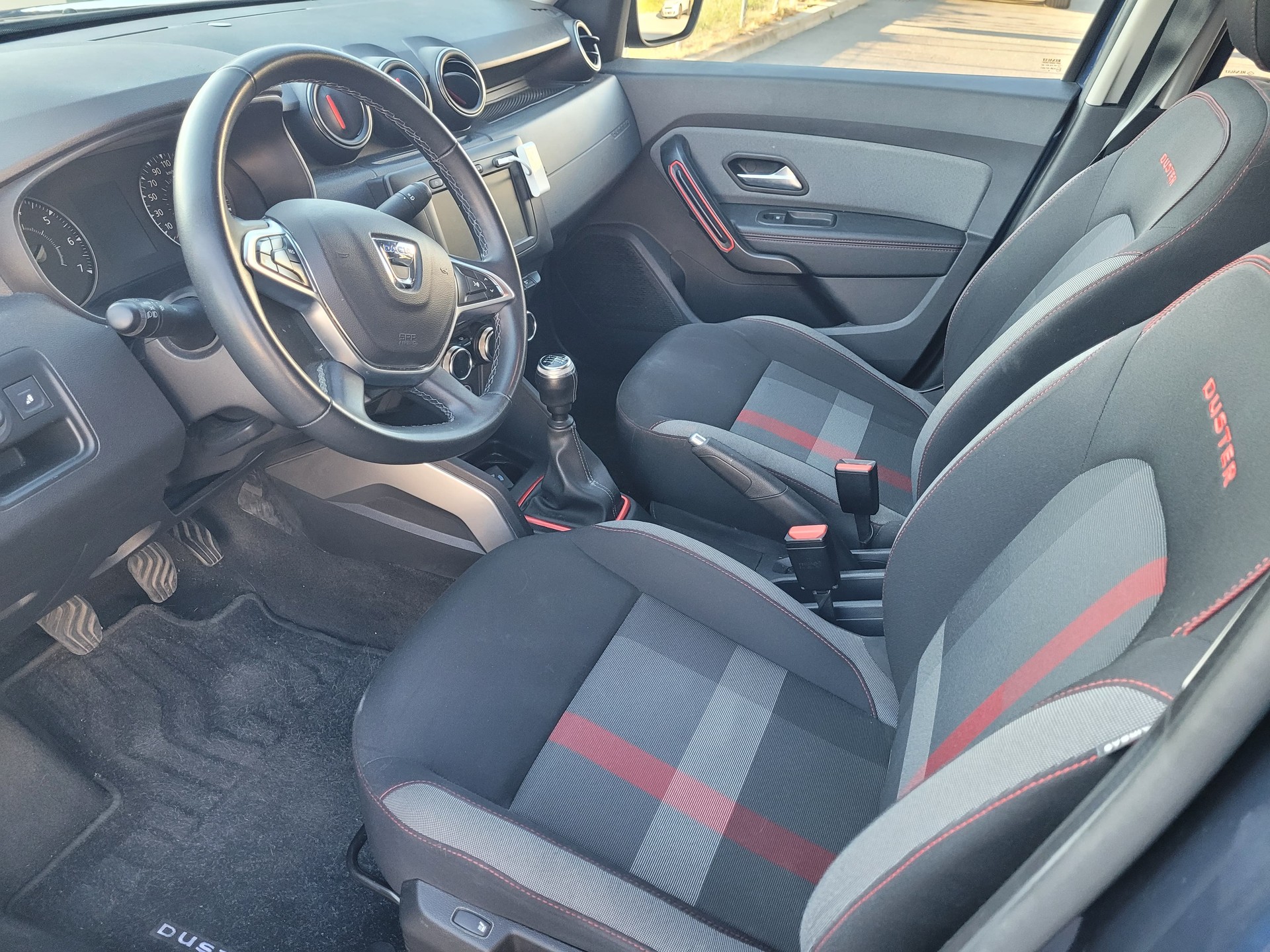 DACIA 1.3 TCe Celebration 4WD-image-3