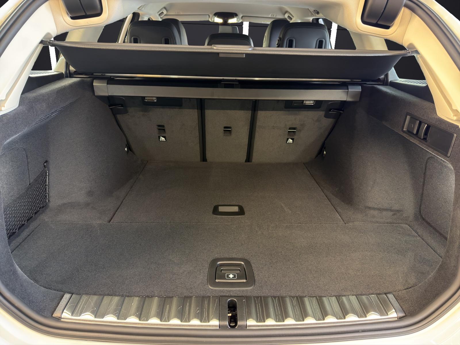 BMW 318d Touring-image-12