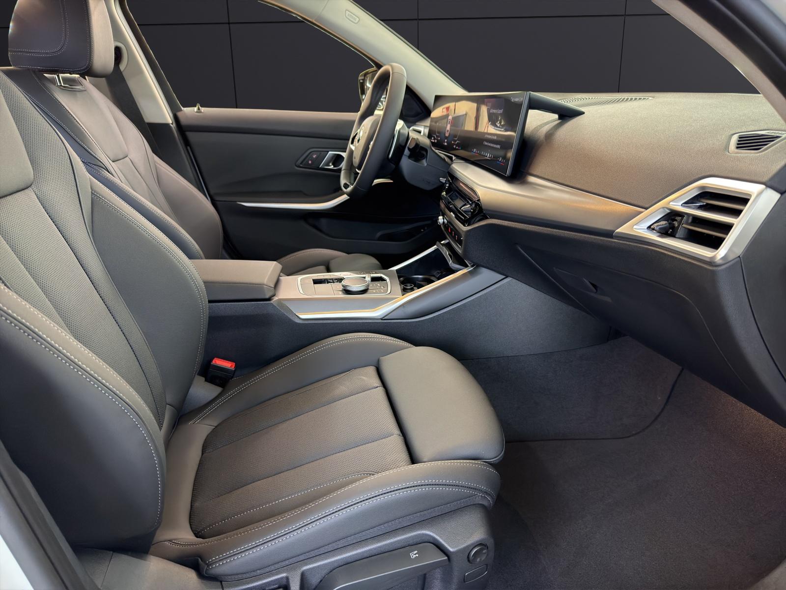 BMW 318d Touring-image-14