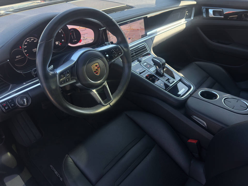 PORSCHE Panamera 3.0 V6 4-image-8