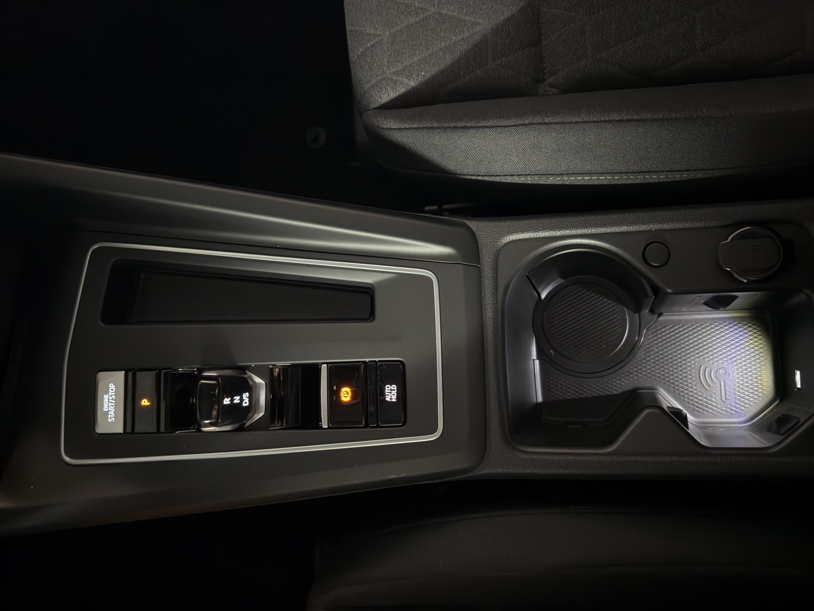 VW Golf Variant 1.5 eTSI mHEV Life DSG-image-15
