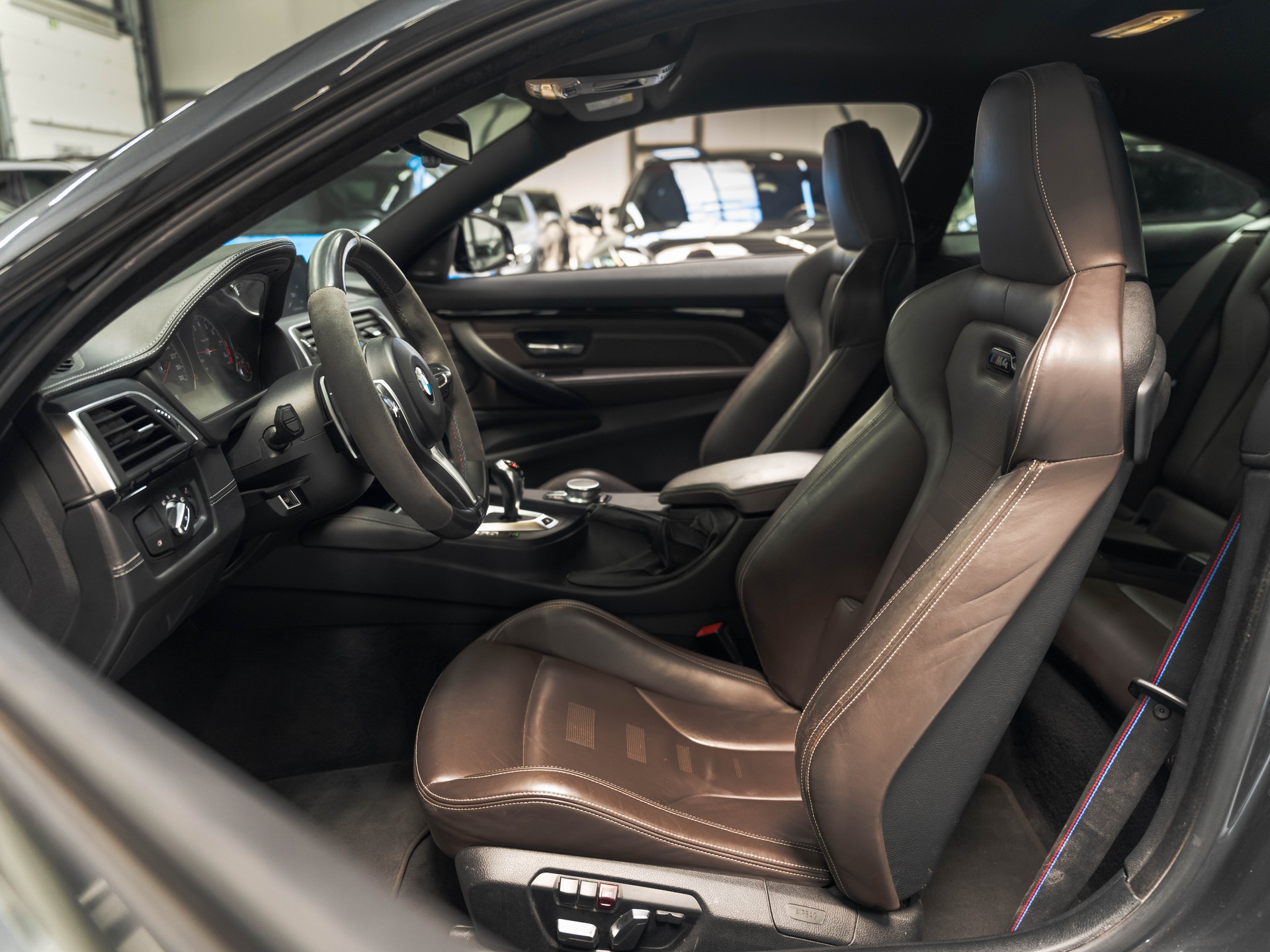 BMW M4 Coupé Competition DKG-image-7