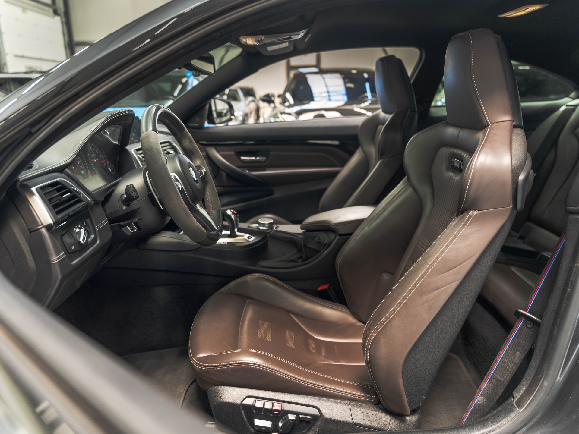 BMW M4 Coupé Competition DKG-image-7
