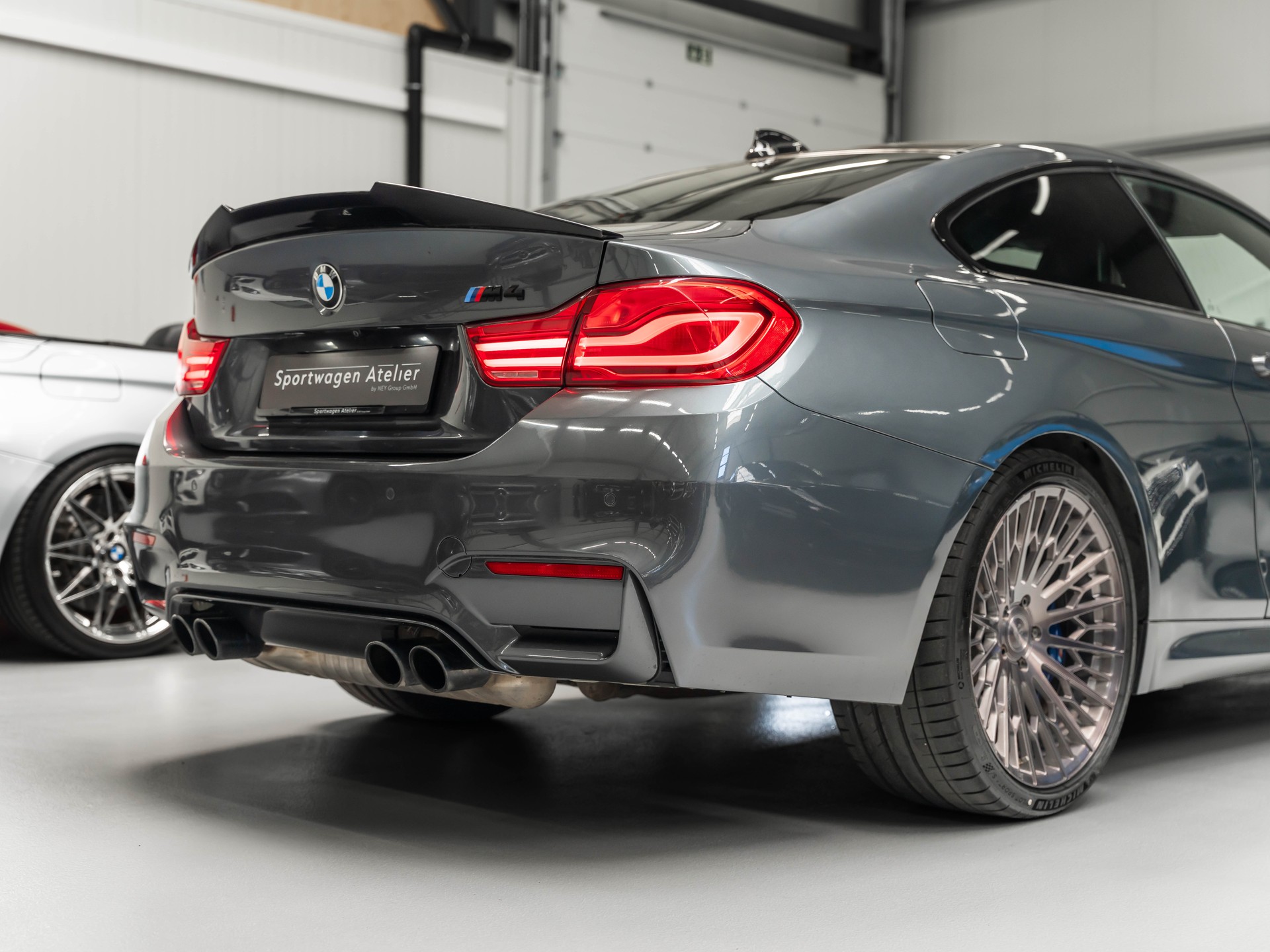 BMW M4 Coupé Competition DKG-image-16