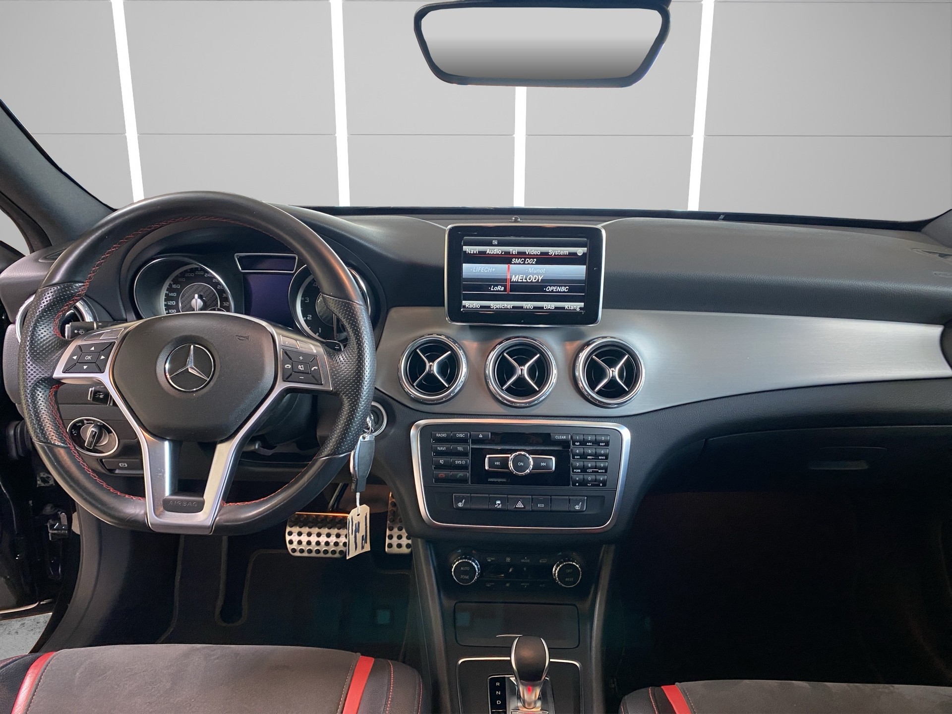 MERCEDES-BENZ GLA 45 AMG 4Matic 7G-DCT-image-11