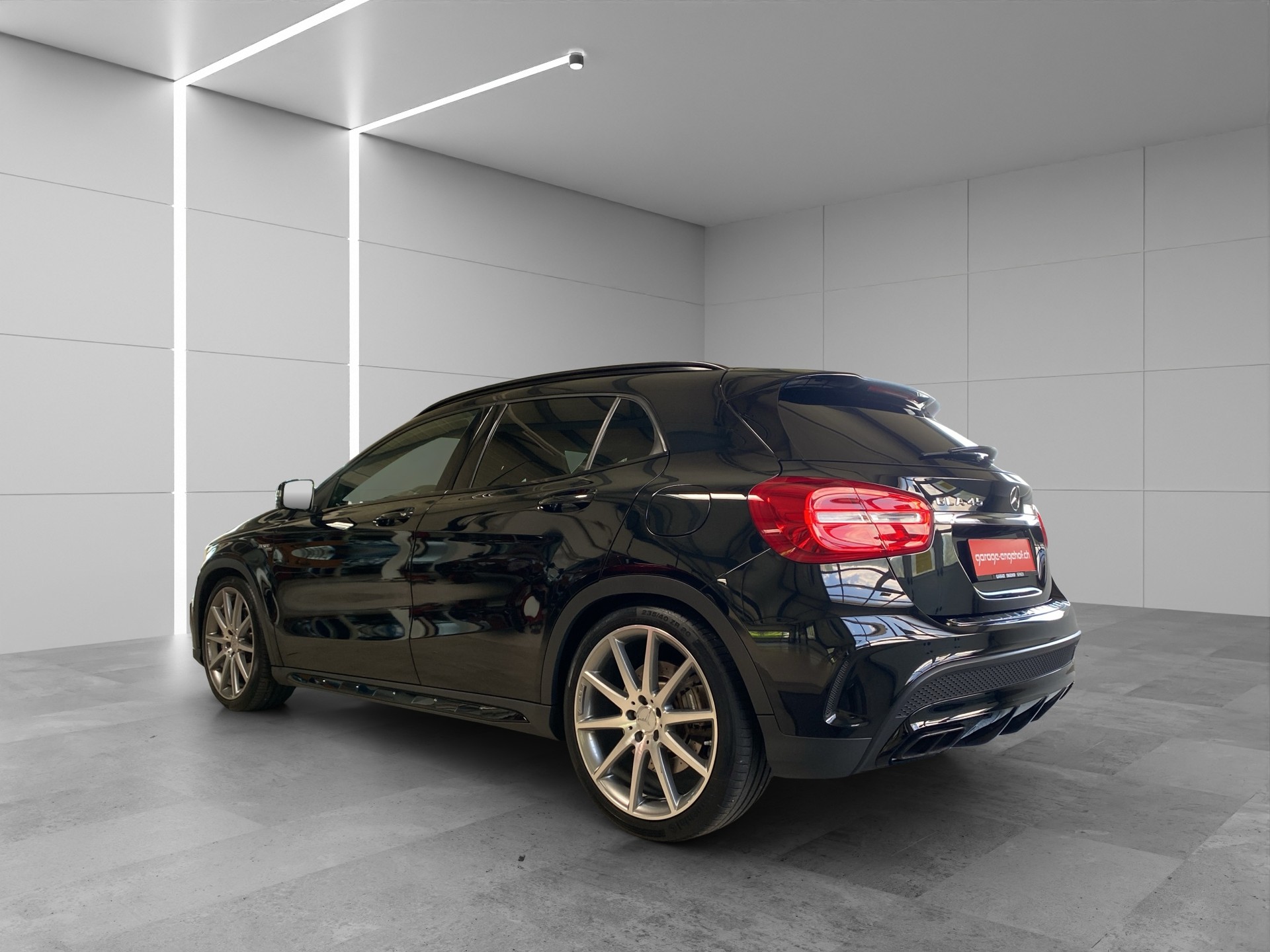 MERCEDES-BENZ GLA 45 AMG 4Matic 7G-DCT-image-5