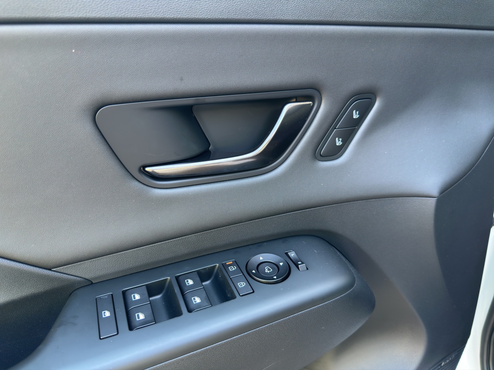 HYUNDAI Kona 65,4 kWh Electric N-Line MY27-image-15