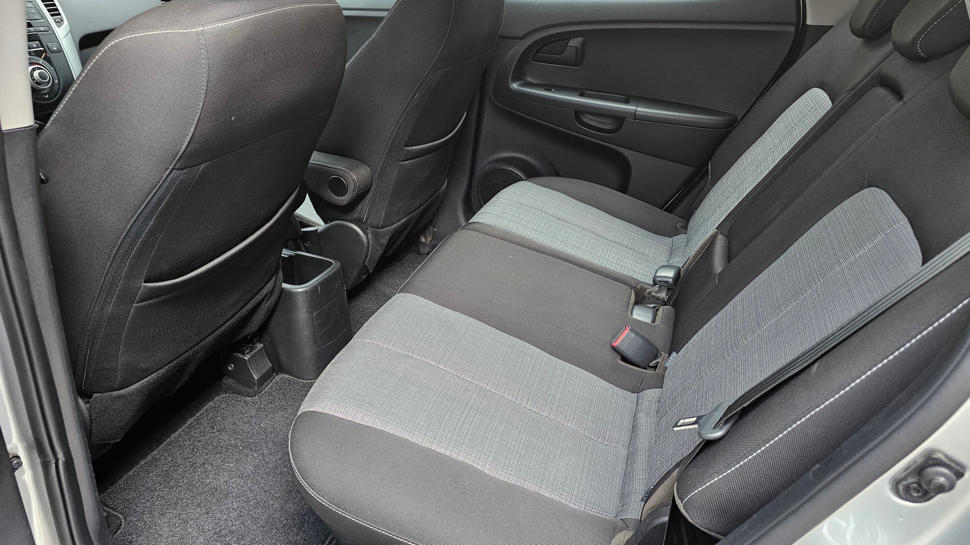 KIA Venga 1.6 CVVT Style Automatic-image-10