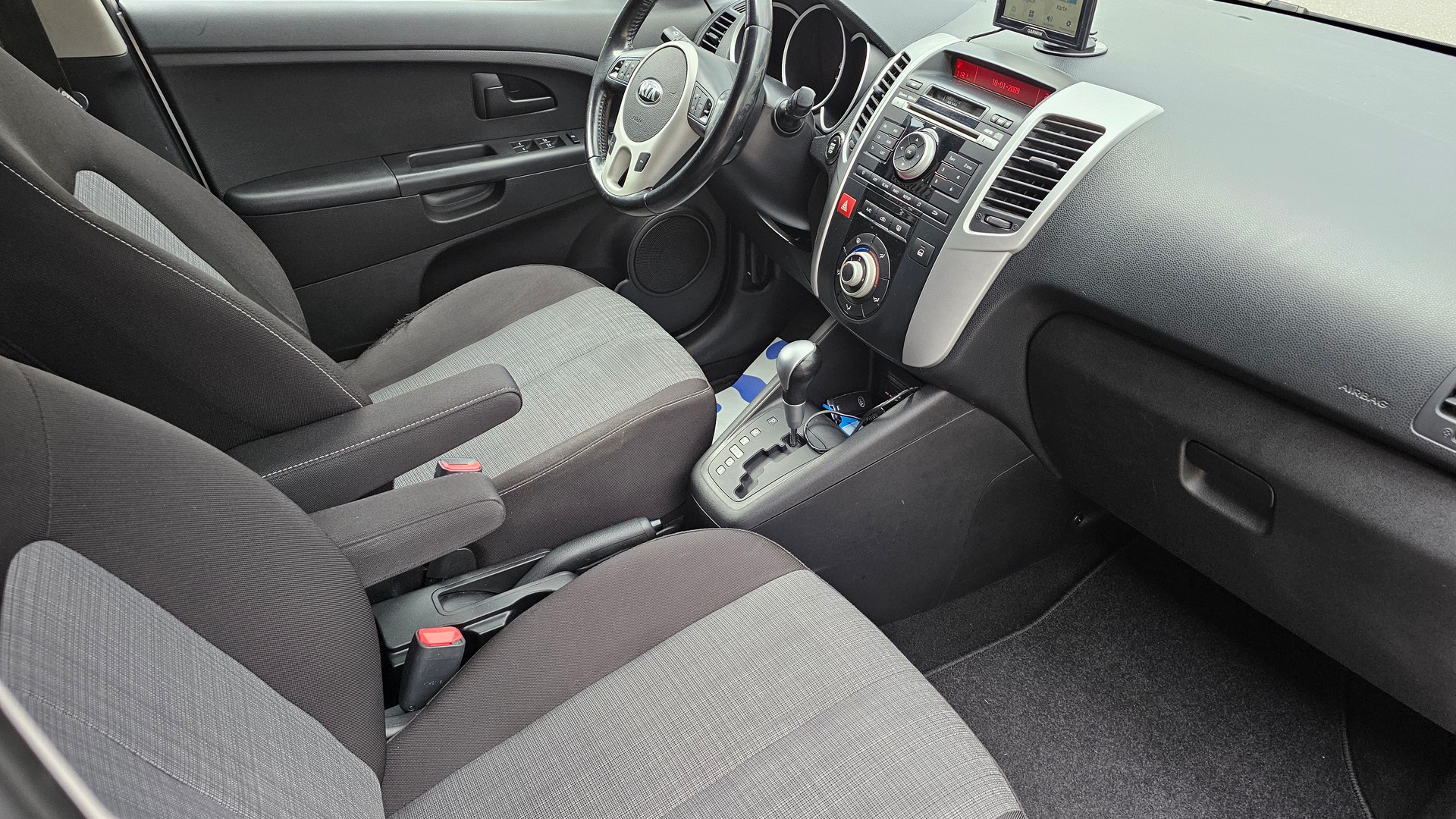KIA Venga 1.6 CVVT Style Automatic-image-11