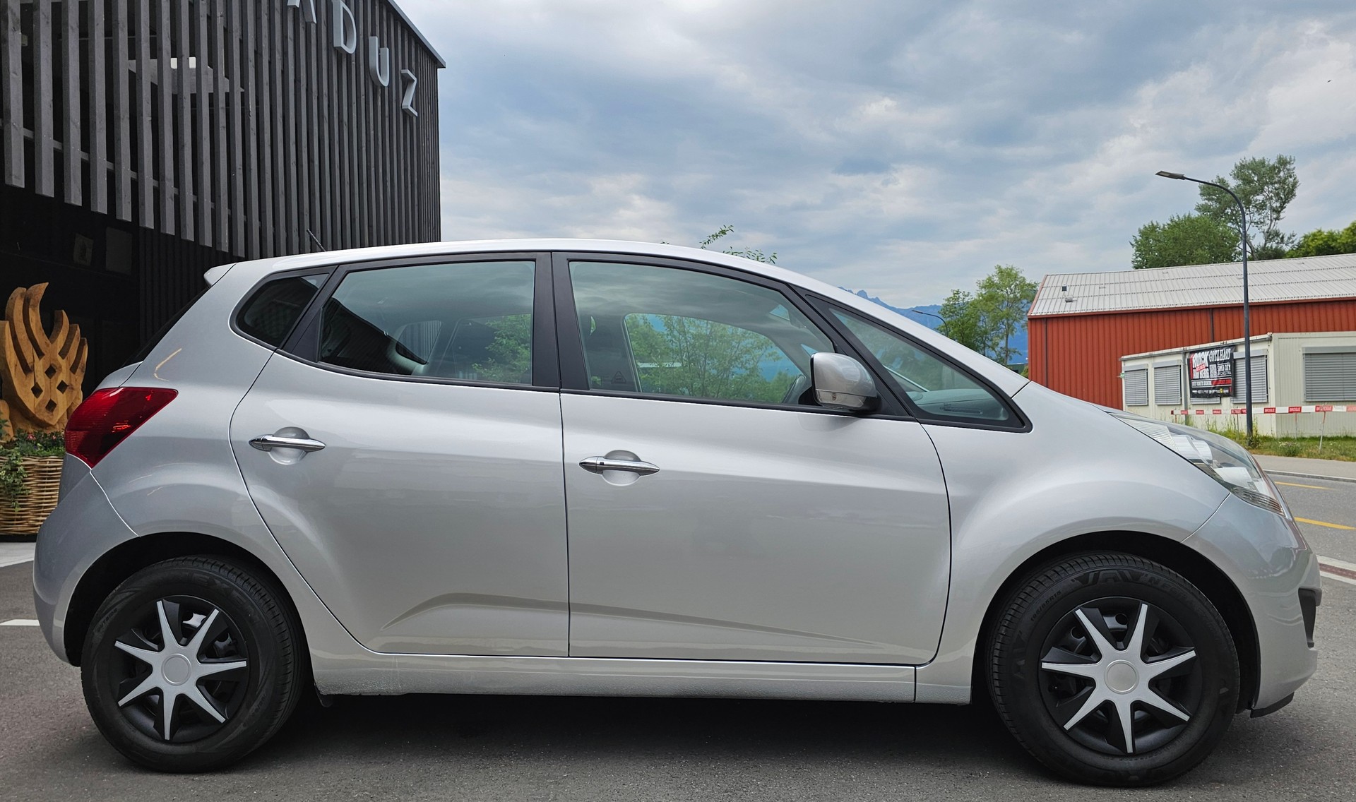 KIA Venga 1.6 CVVT Style Automatic-image-4