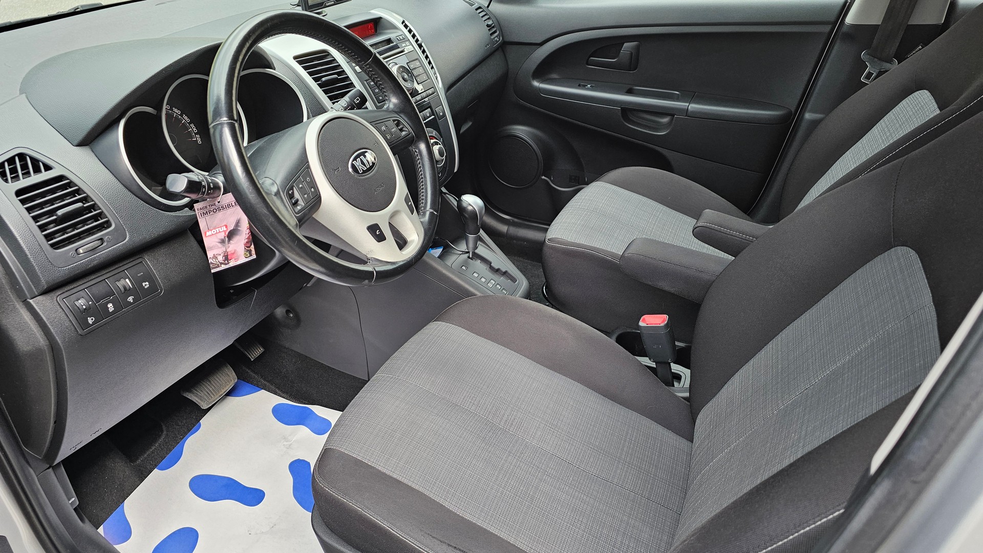 KIA Venga 1.6 CVVT Style Automatic-image-9
