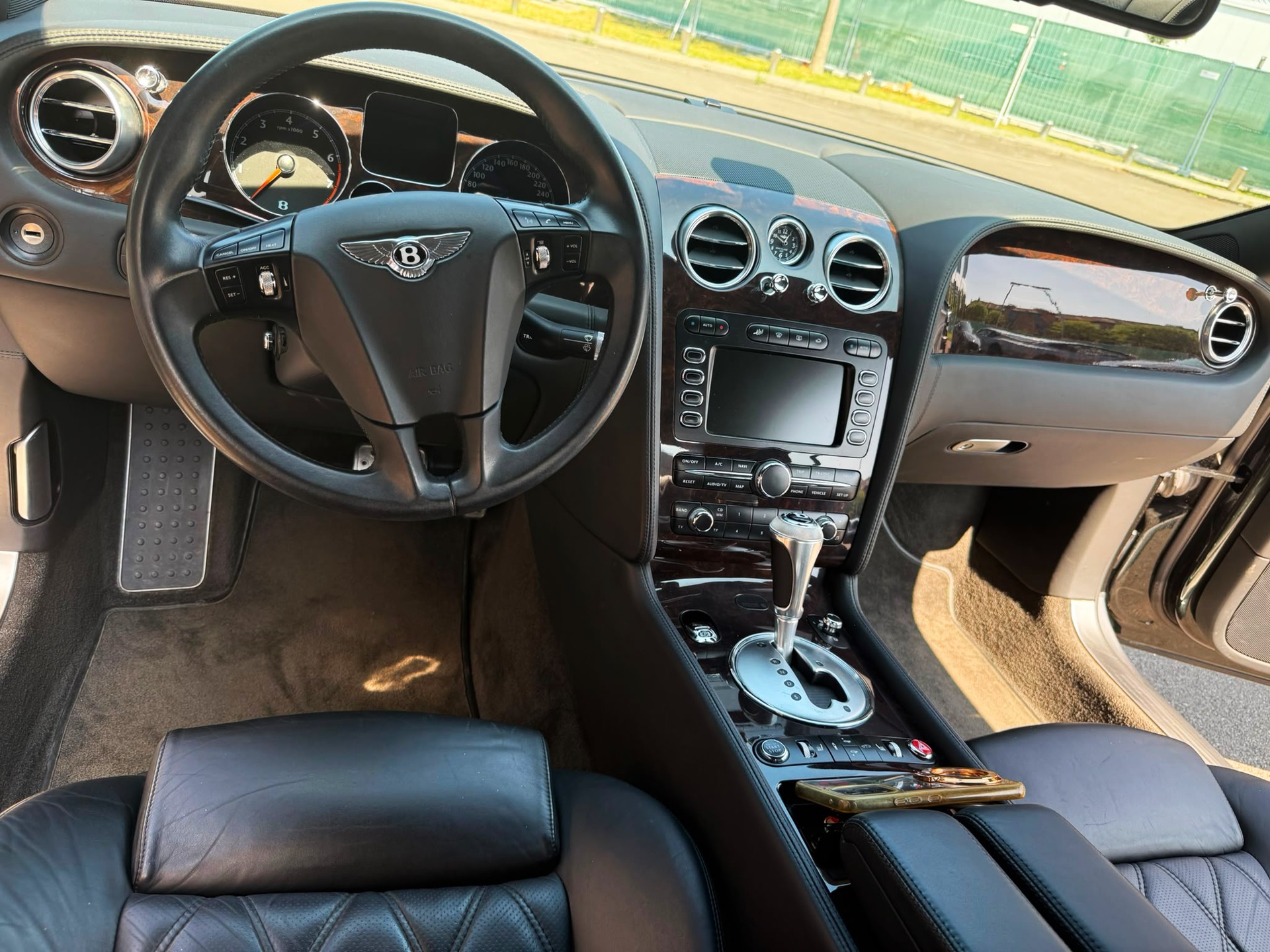 BENTLEY 6.0 V12-image-0