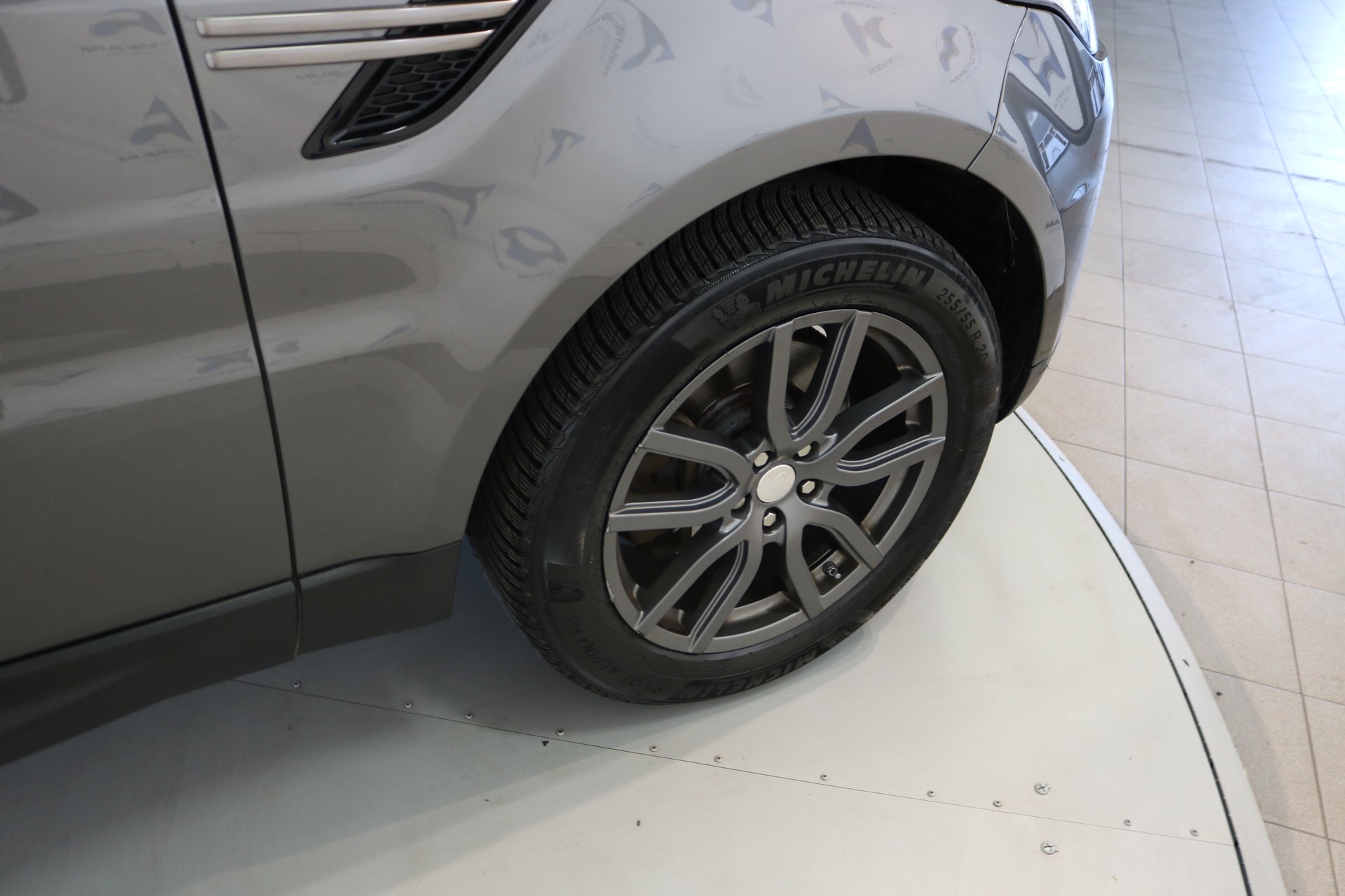 LAND ROVER Range Rover Sport 3.0 TDV6 SE Automatic-image-28