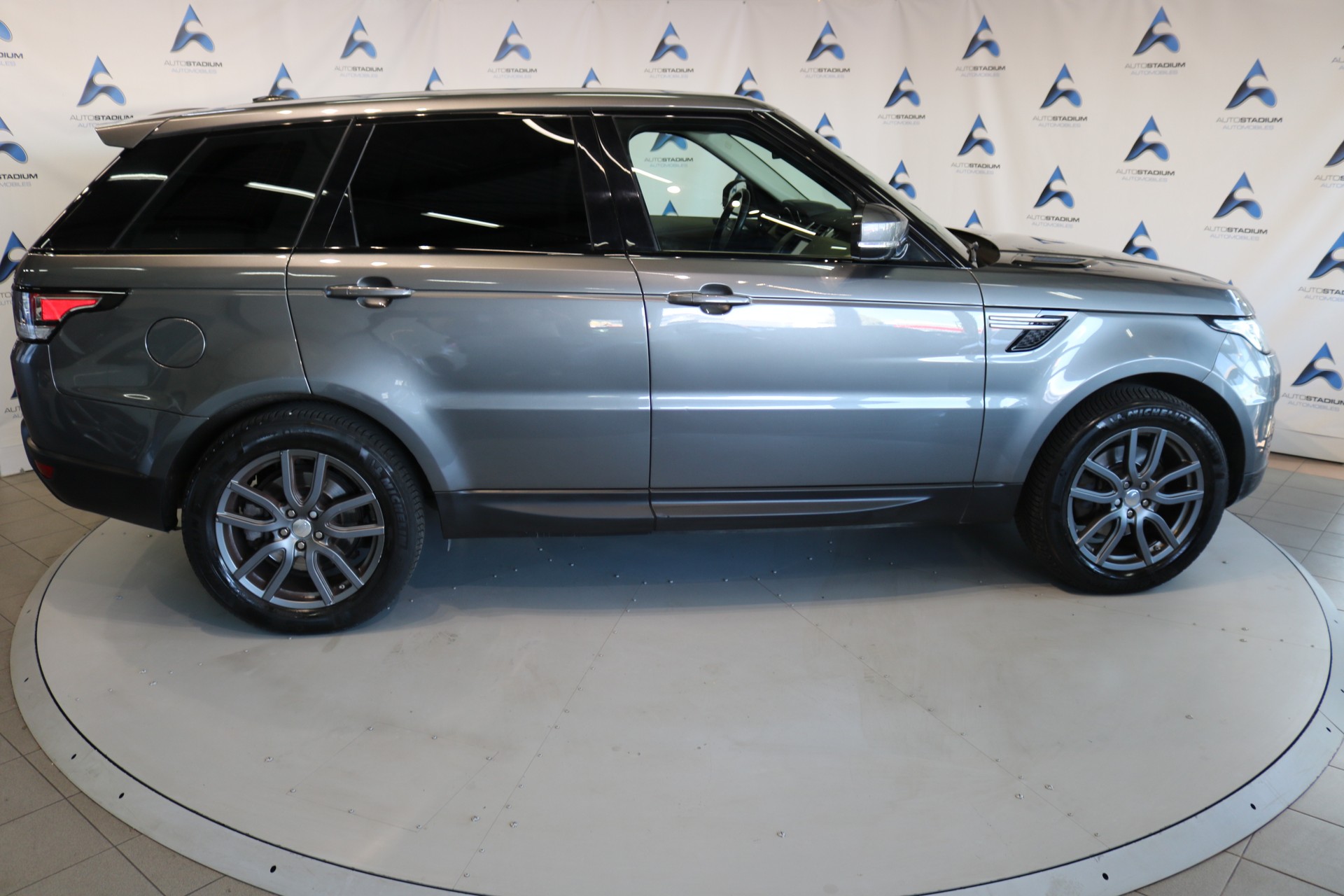 LAND ROVER Range Rover Sport 3.0 TDV6 SE Automatic-image-22