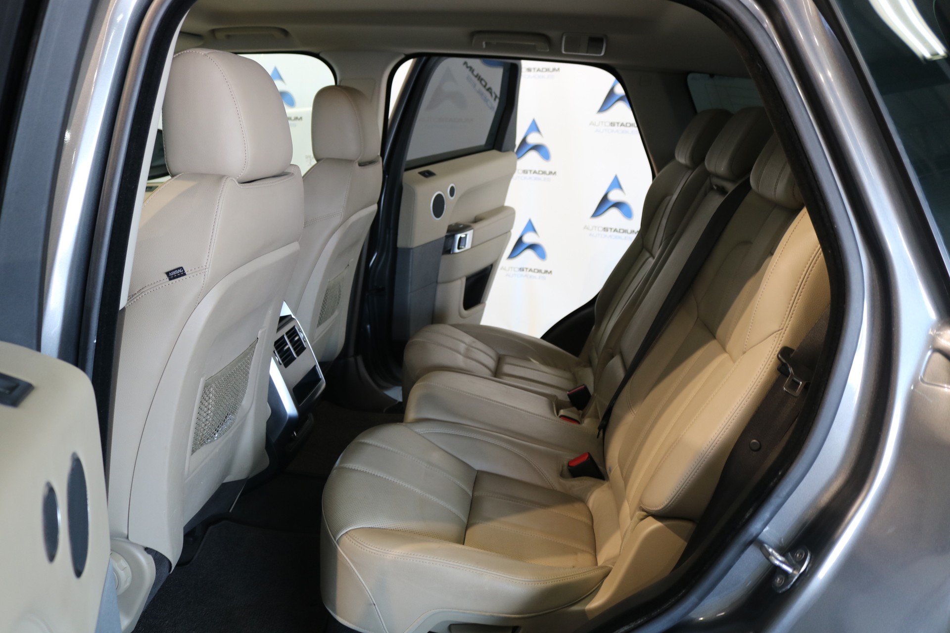 LAND ROVER Range Rover Sport 3.0 TDV6 SE Automatic-image-4
