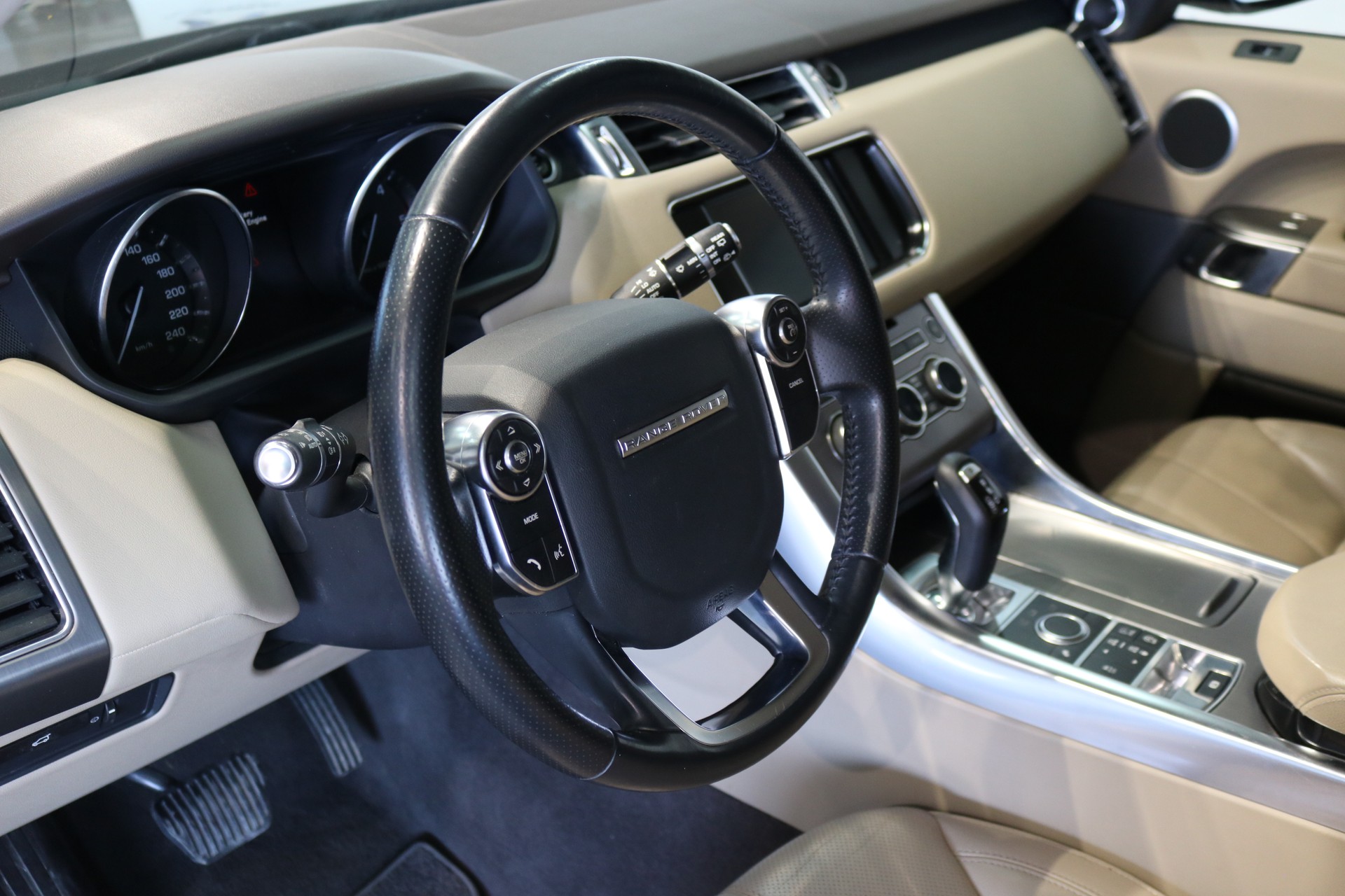 LAND ROVER Range Rover Sport 3.0 TDV6 SE Automatic-showroom-element-3