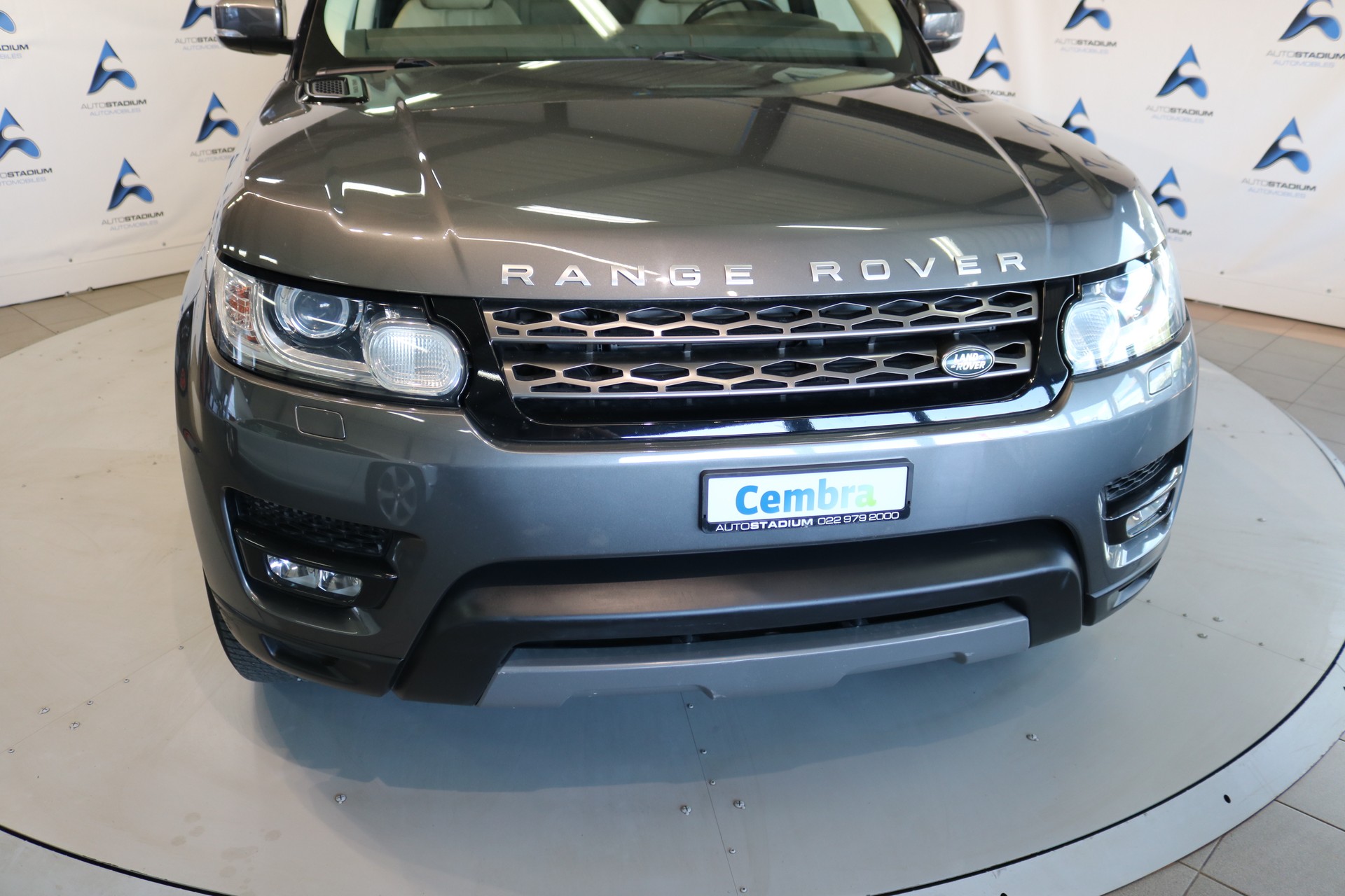 LAND ROVER Range Rover Sport 3.0 TDV6 SE Automatic-image-24